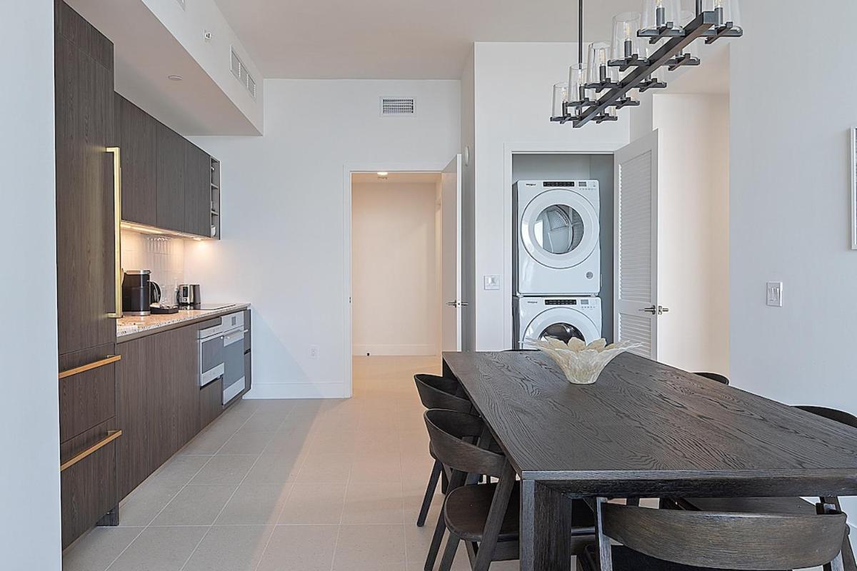 Stylish 3bd Penthouse Waterviews New Building Apartment