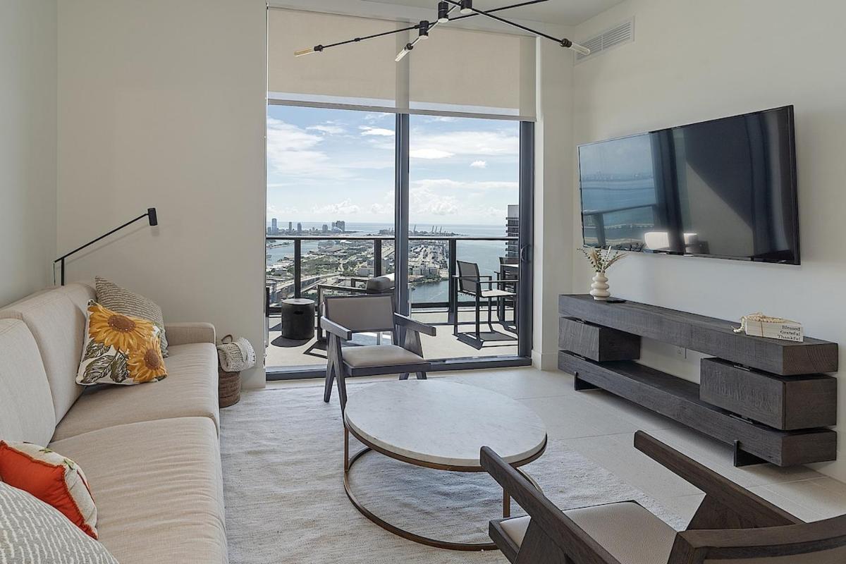 Lux 3bd Penthouse Line, Water And View Apartment Miami