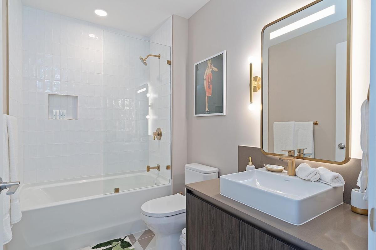 Lux 3bd Penthouse Line, Water And View *