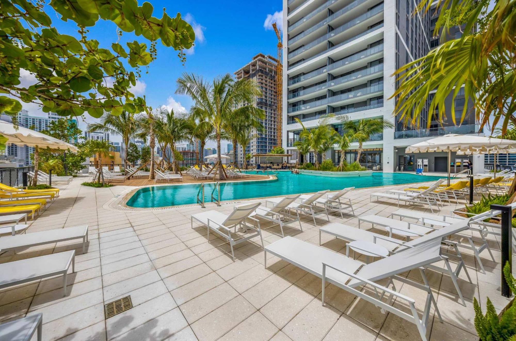 Upscale 3br Escape With Downtown & Water Views Apartment Miami