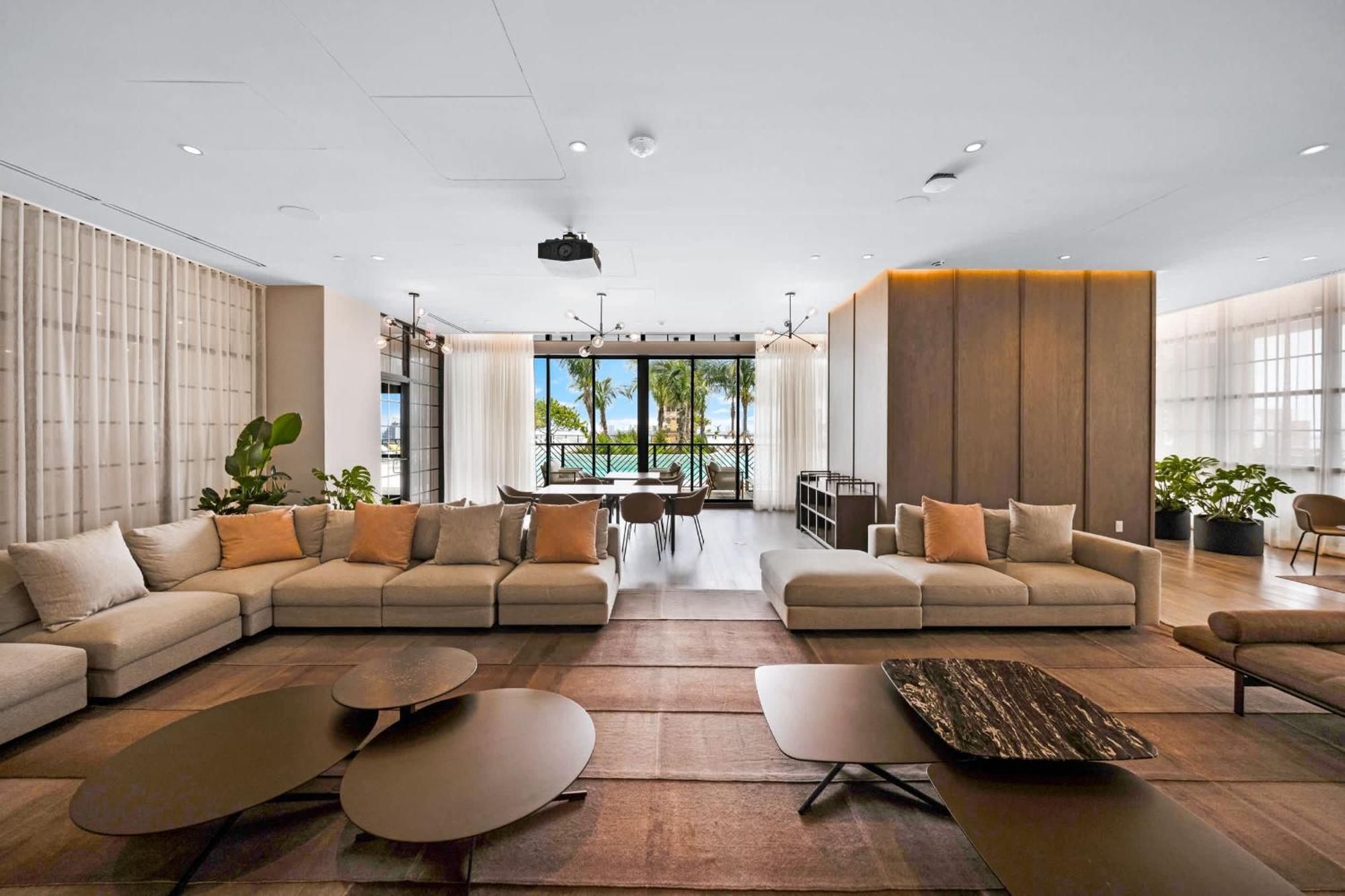 Upscale 3br Escape With Downtown & Water Views * Miami
