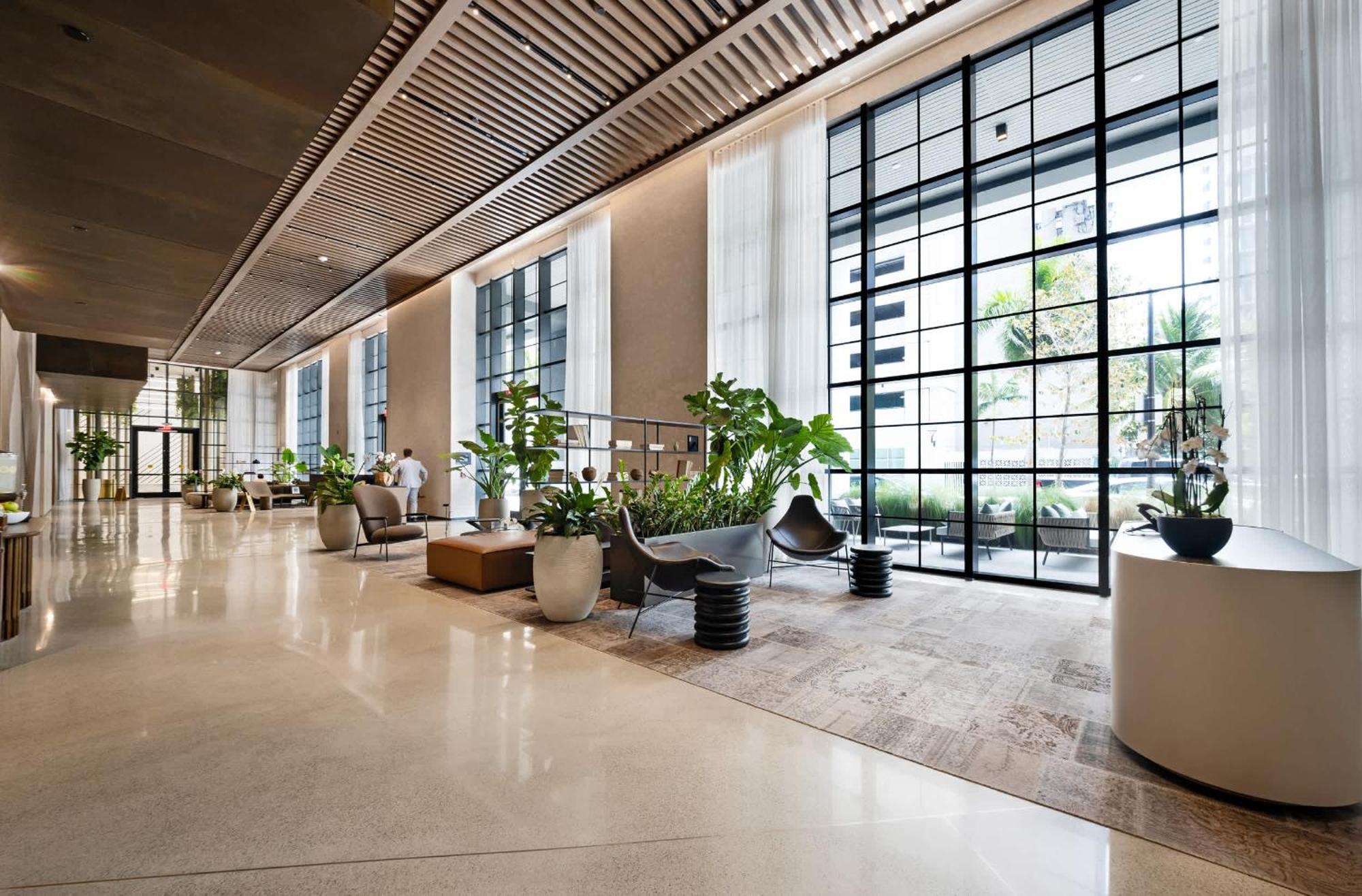 Upscale 3br Escape With Downtown & Water Views * Miami