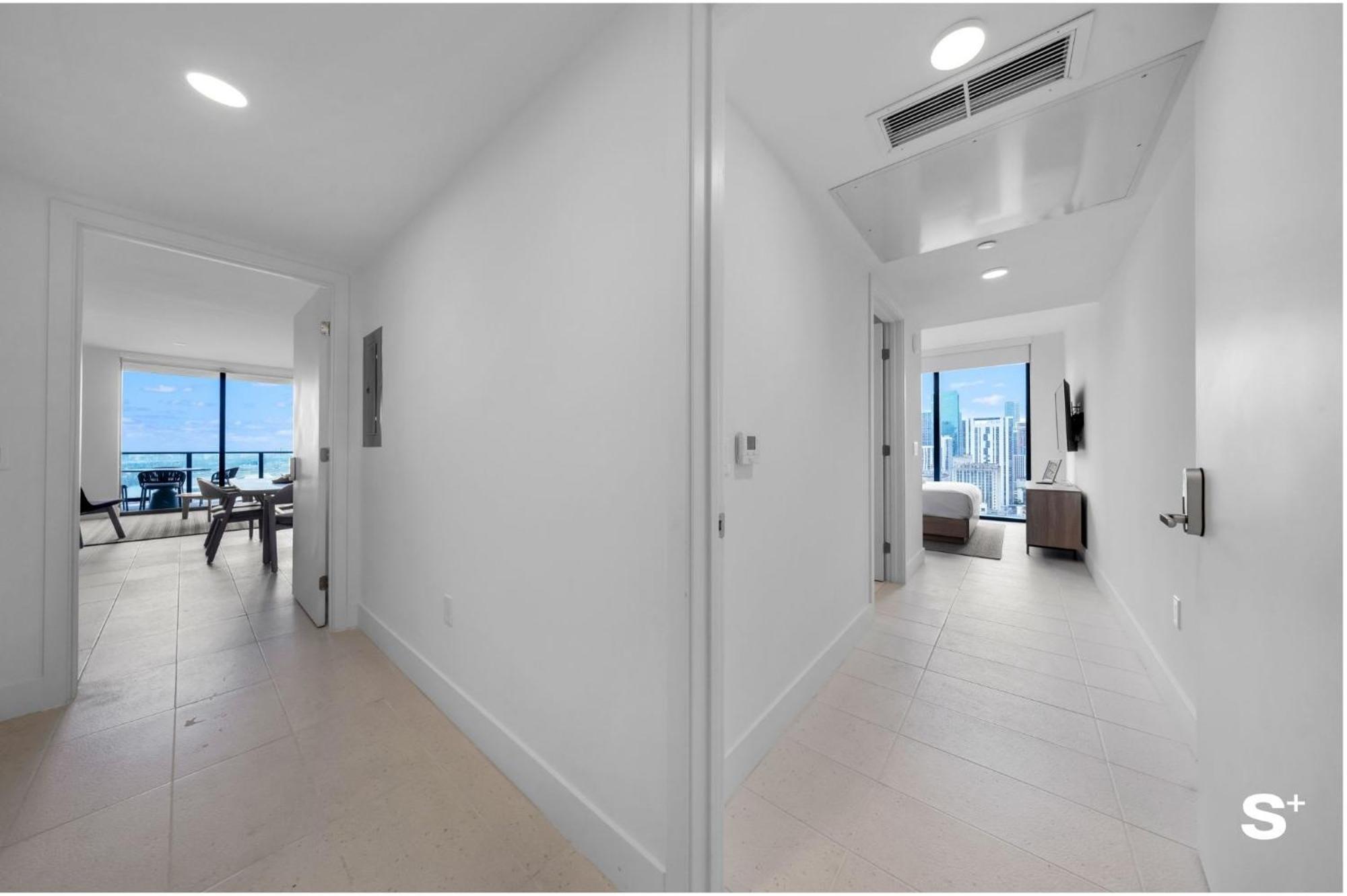Apartment Upscale 3br Escape With Downtown & Water Views