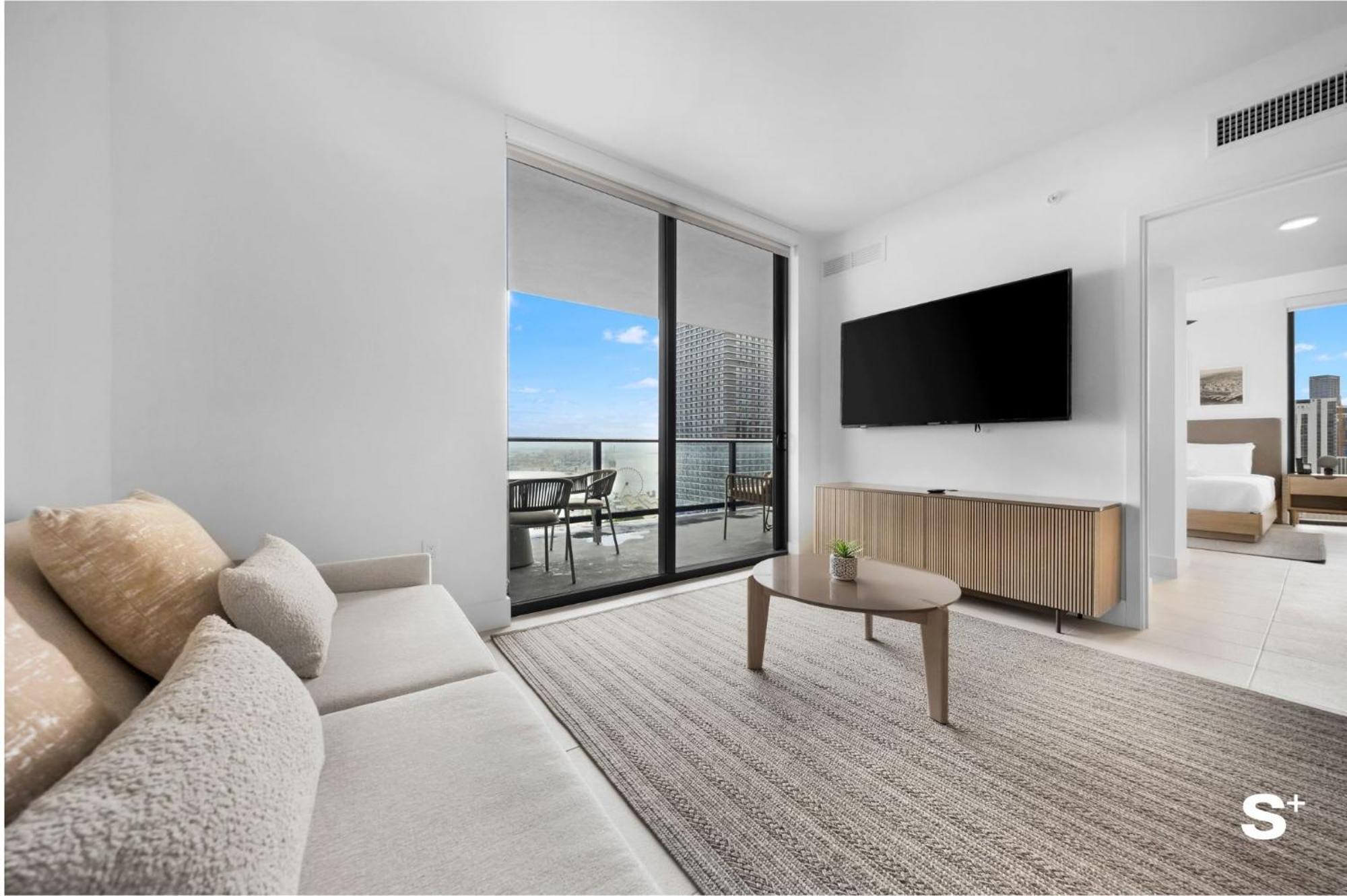 Upscale 3br Escape With Downtown & Water Views Apartment Miami