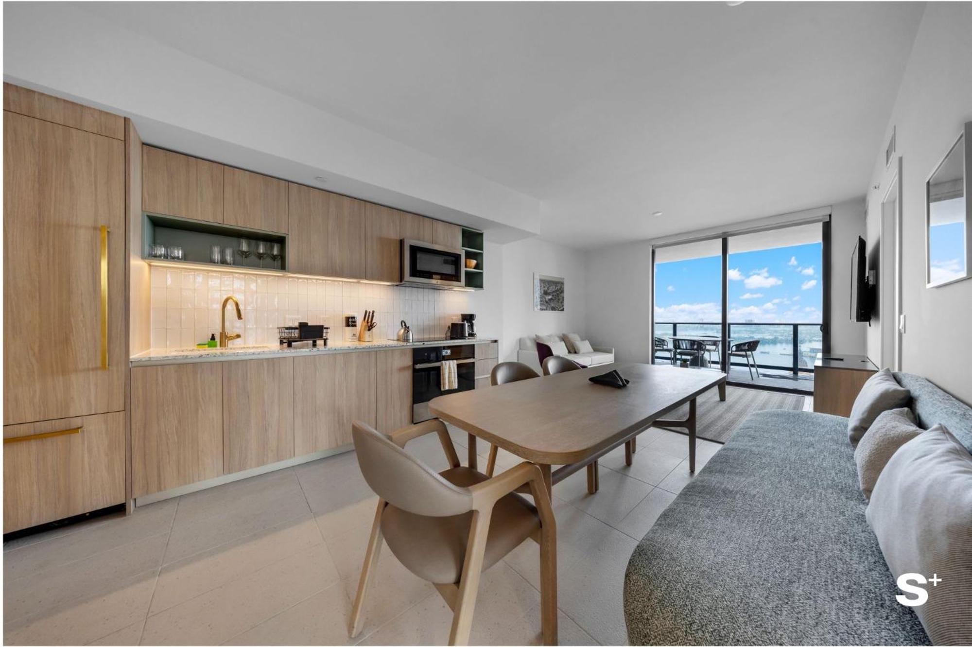 Upscale 3br Escape With Downtown & Water Views Apartment Miami