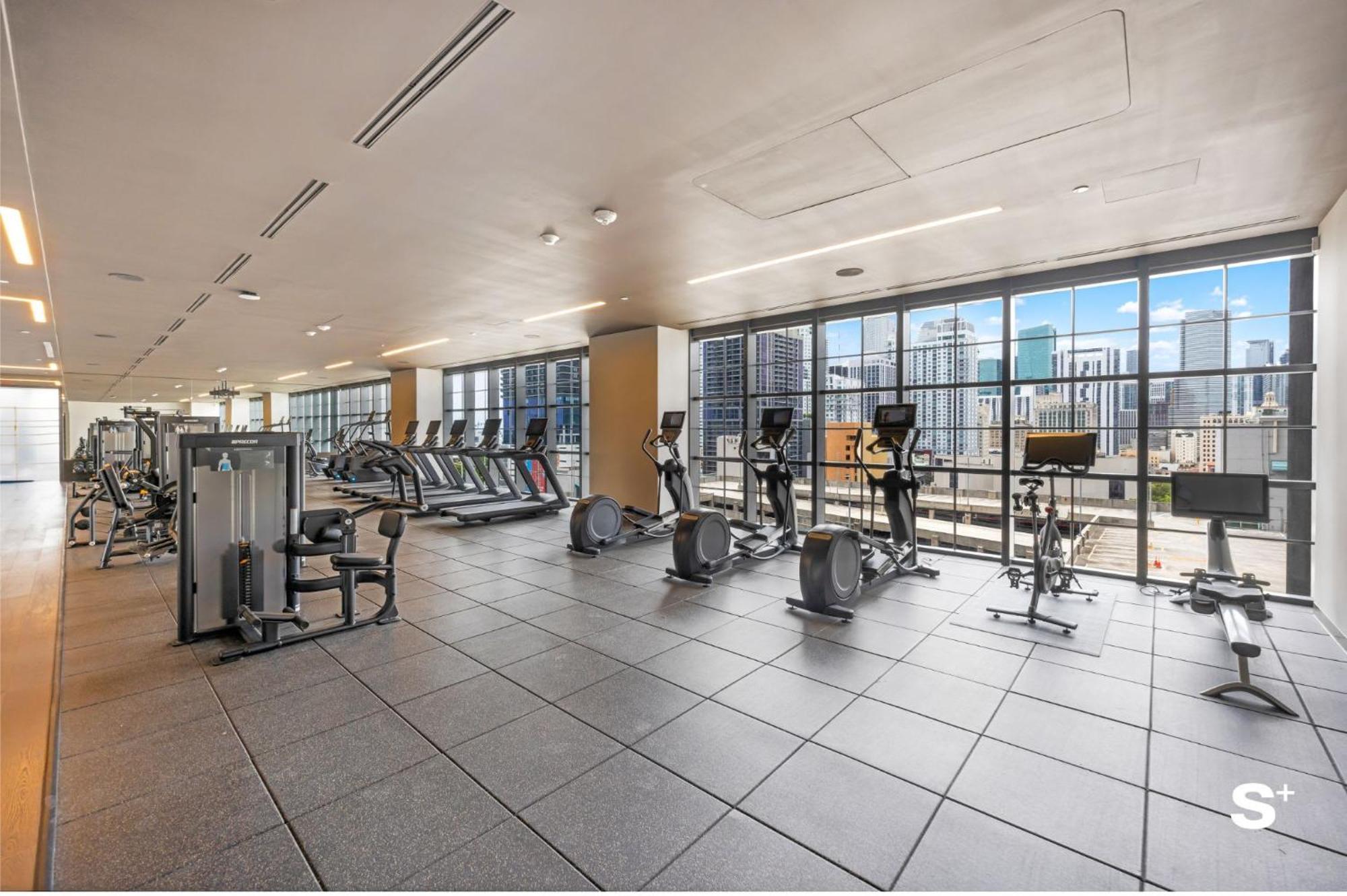 Apartment Skyline Escape Sleek 1br With Downtown Charm *