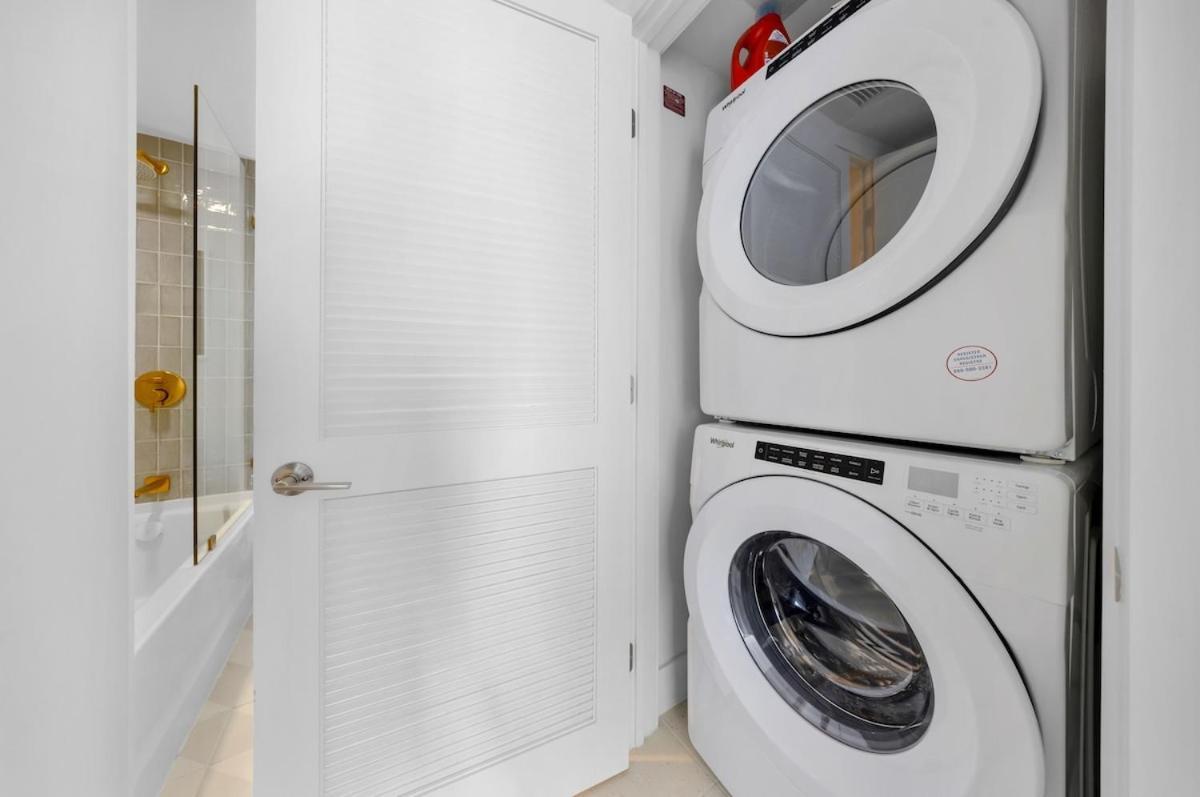 Skyline Escape Sleek 1br With Downtown Charm Miami