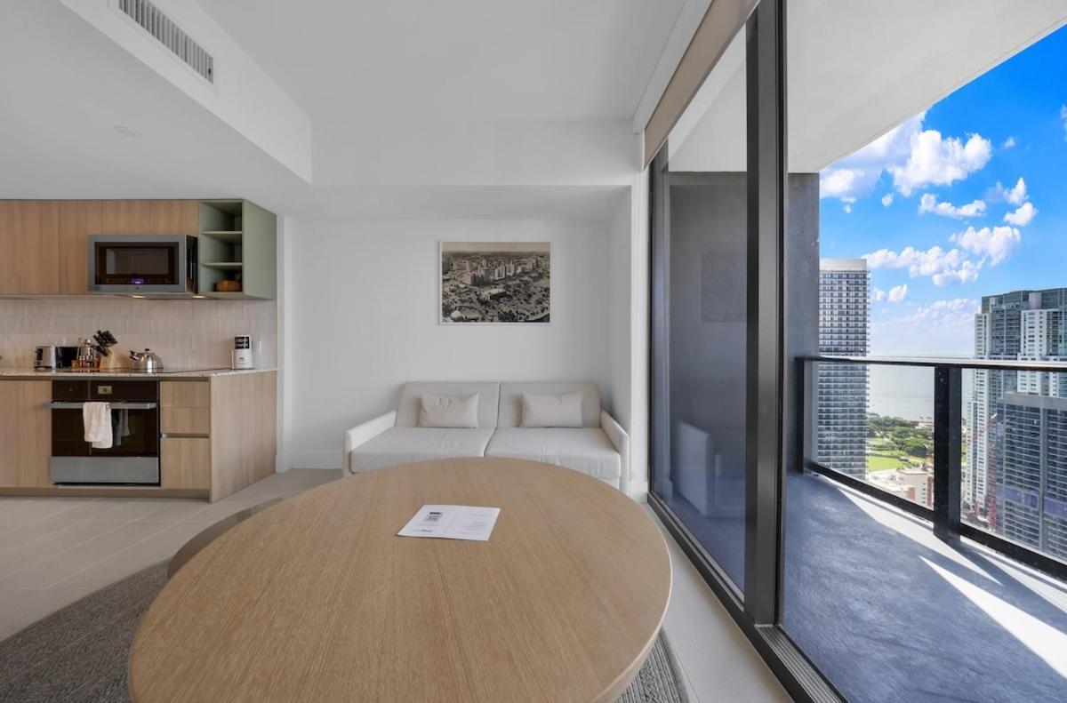 Apartment Skyline Escape Sleek 1br With Downtown Charm *