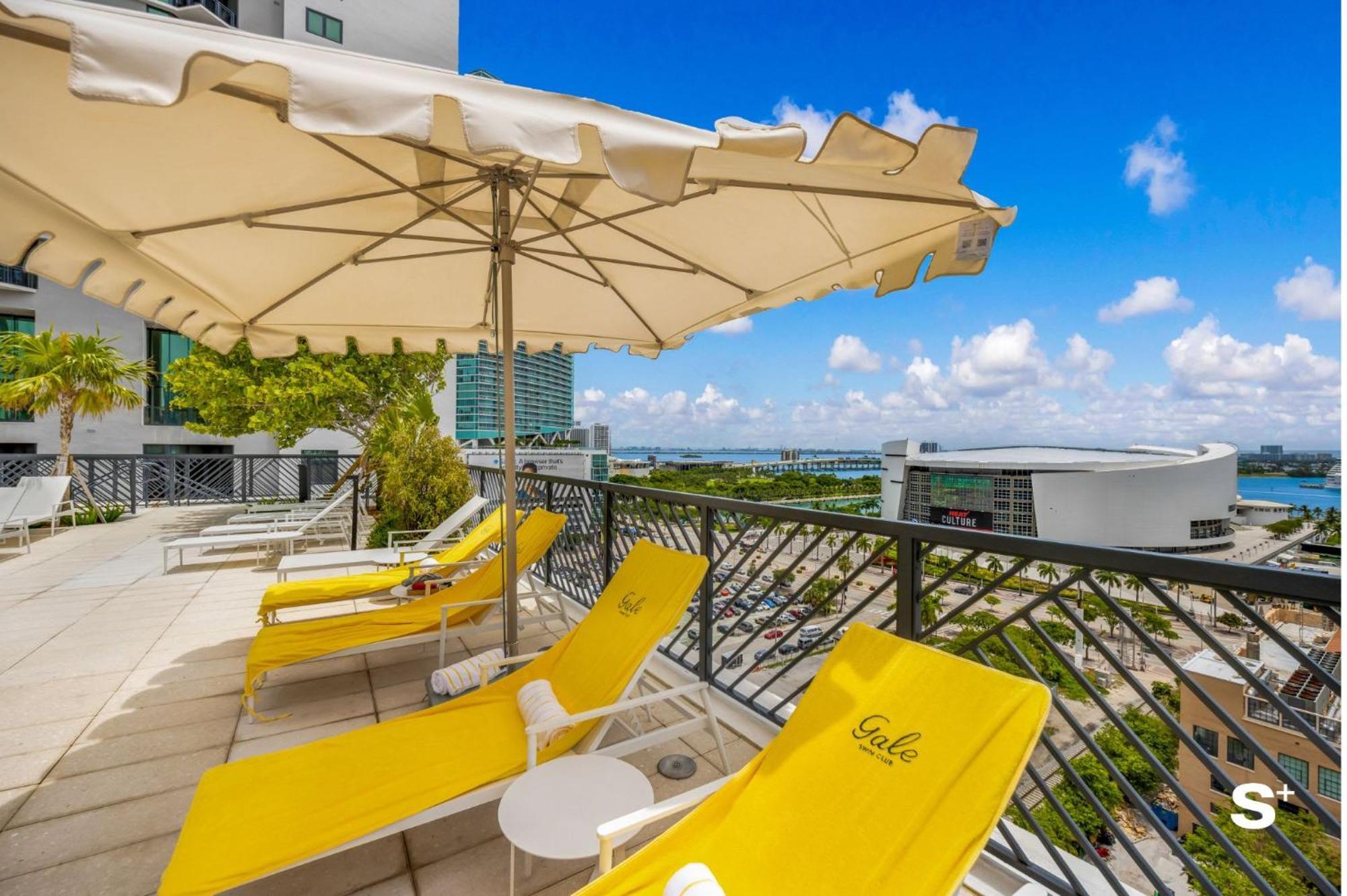Skyline Escape Sleek 1br With Downtown Charm Miami