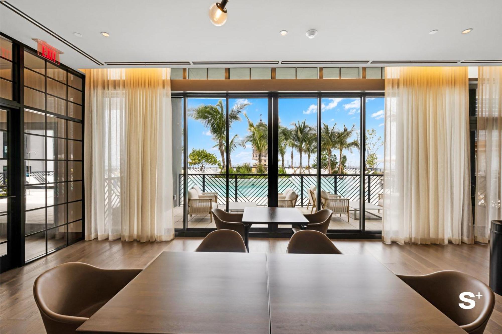Skyline Escape Sleek 1br With Downtown Charm Miami