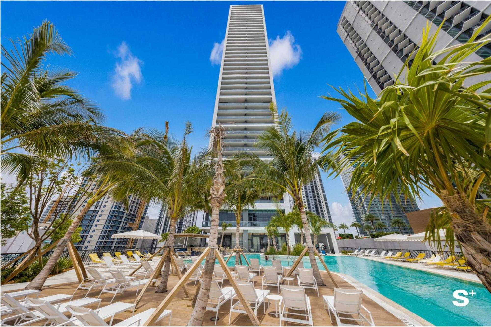 Apartment Skyline Escape Sleek 1br With Downtown Charm *