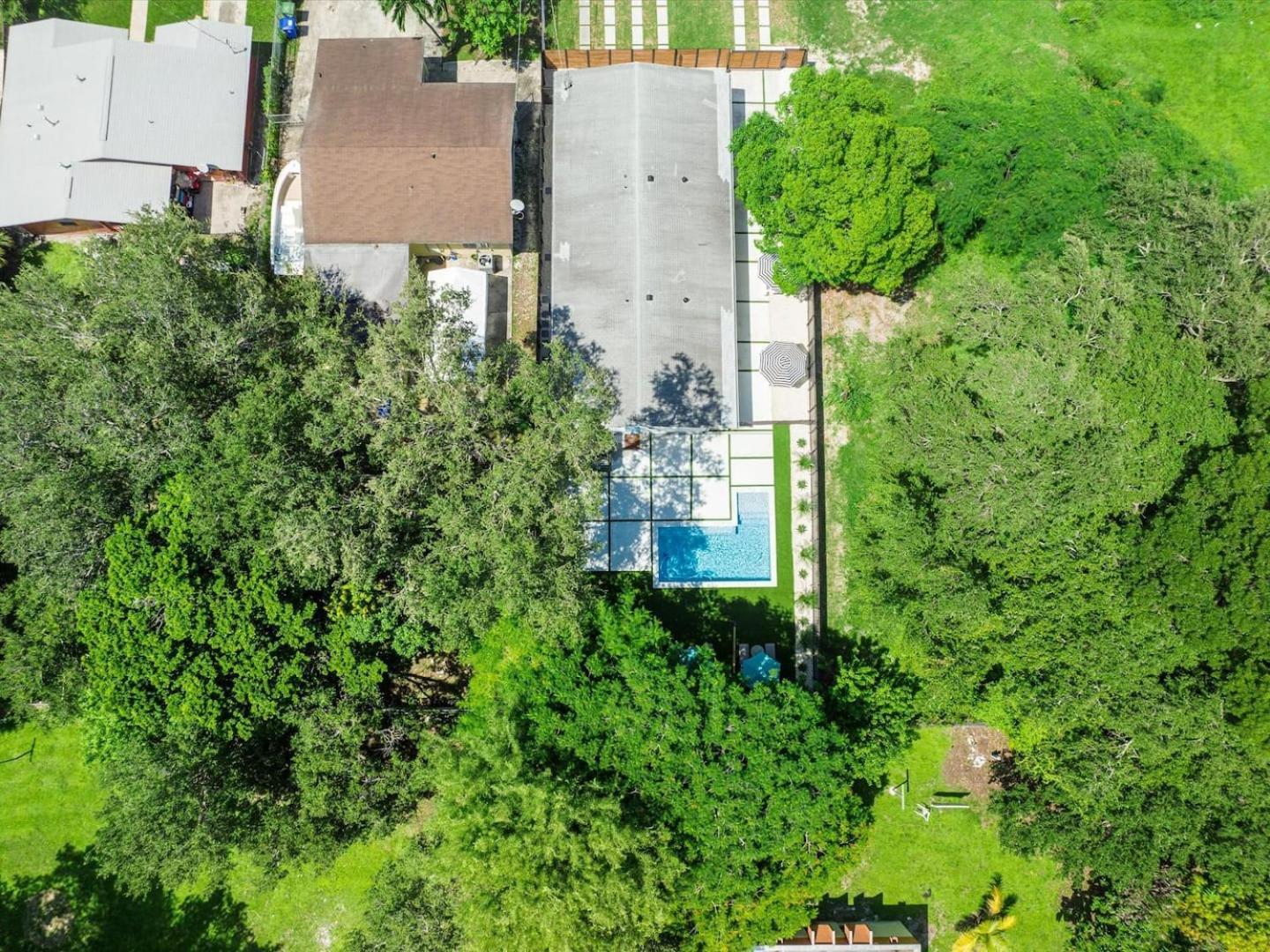 Apartment Heart Of W Pool & Close To