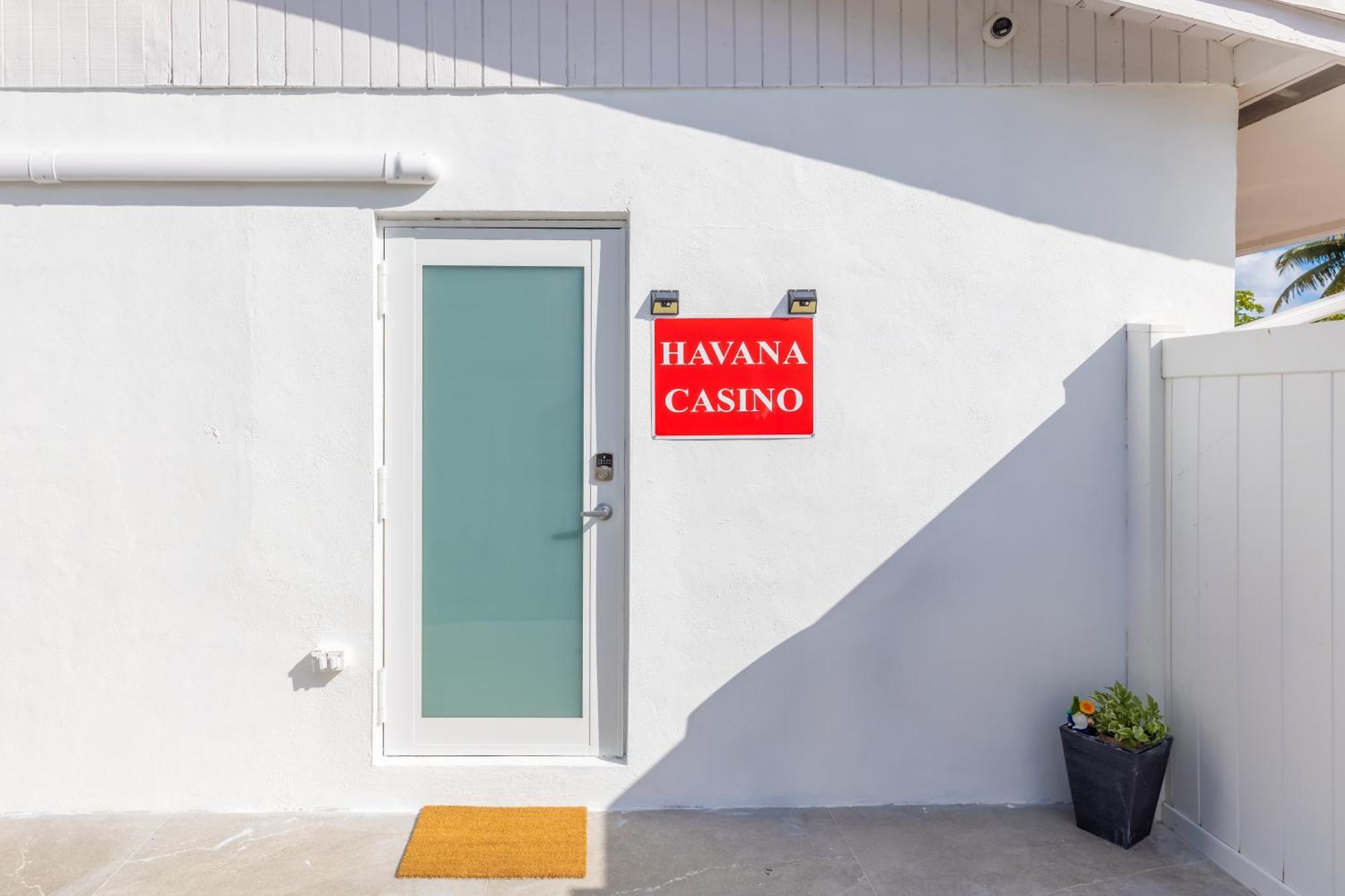 Apartment Havana Casino