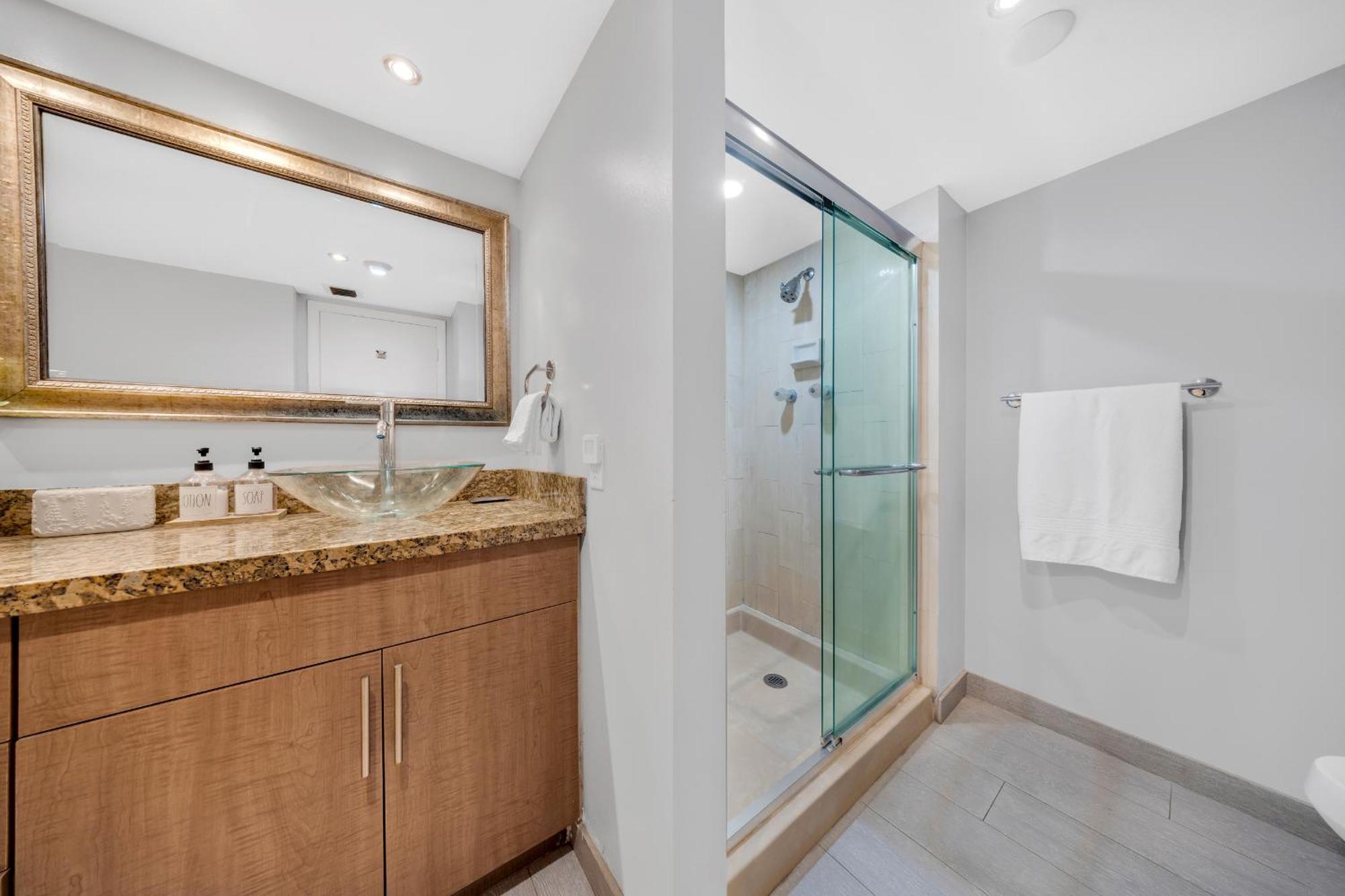Apartment Bayside Glam With Epic Views *