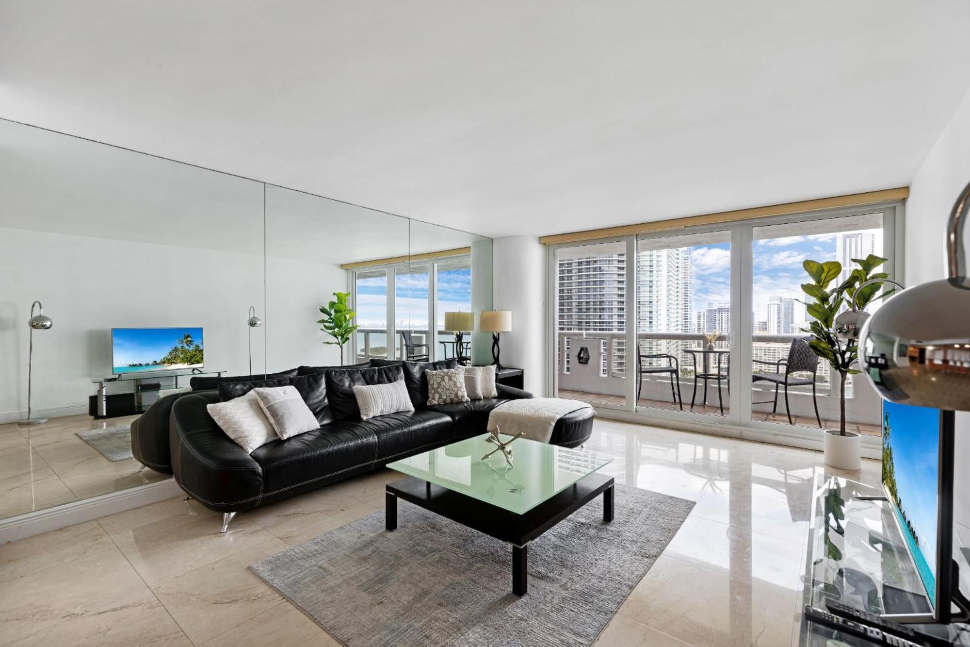 Apartment Bayside Glam With Epic Views