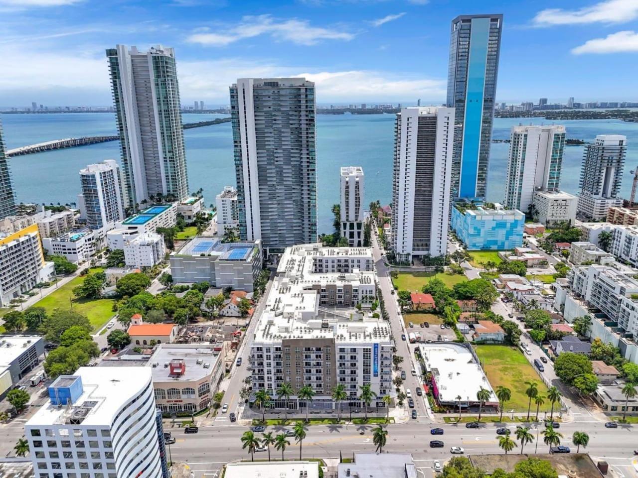 Apartment Trendy One Bedroom Getaway Steps From Biscayne Miami