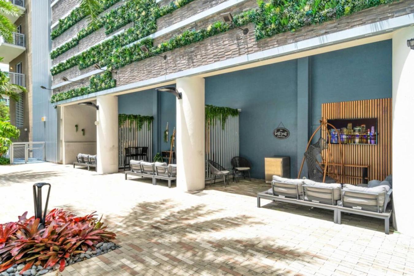 Apartment Trendy One Bedroom Getaway Steps From Biscayne Miami