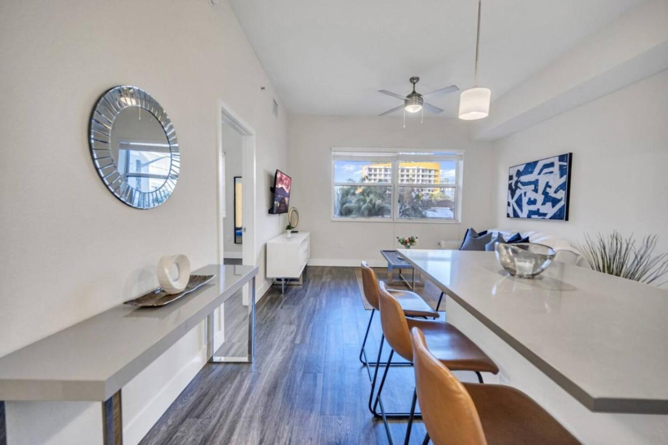 Trendy One Bedroom Getaway Steps From Biscayne * Miami