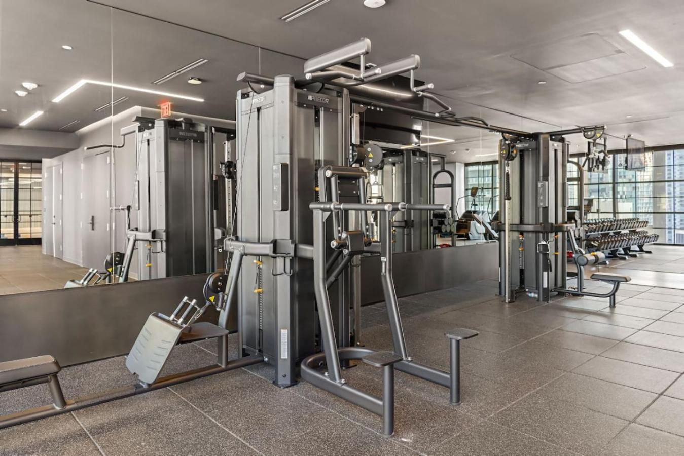 Apartment Pool Gym Working Heart Of Downtown