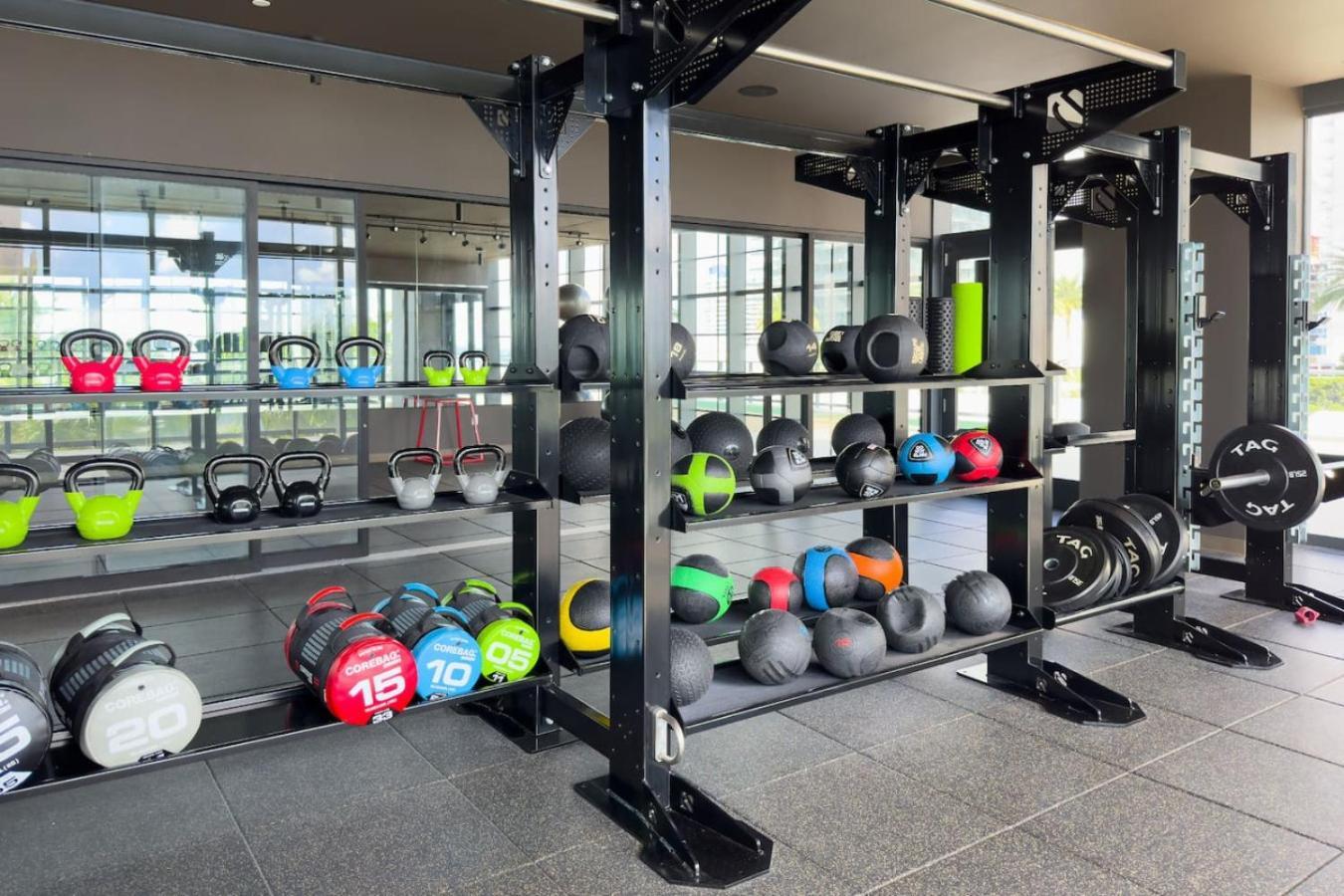 Pool Gym Working Heart Of Downtown Apartment *