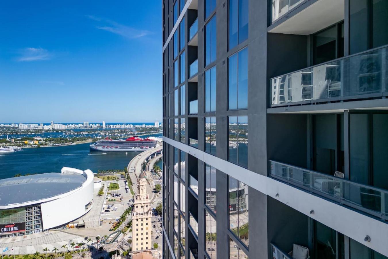 Pool Gym Working Heart Of Downtown Apartment Miami