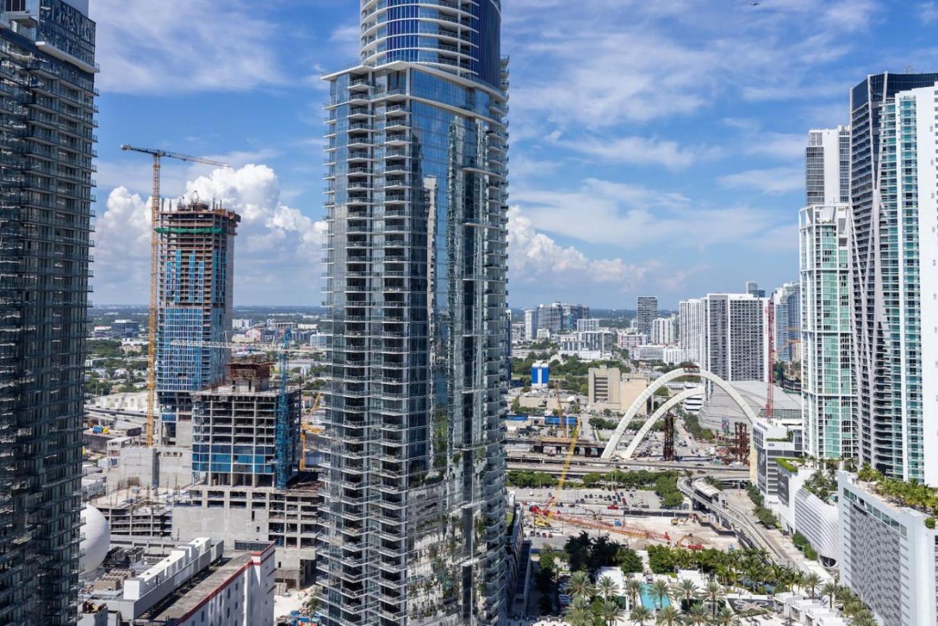 Pool Gym Working Heart Of Downtown * Miami