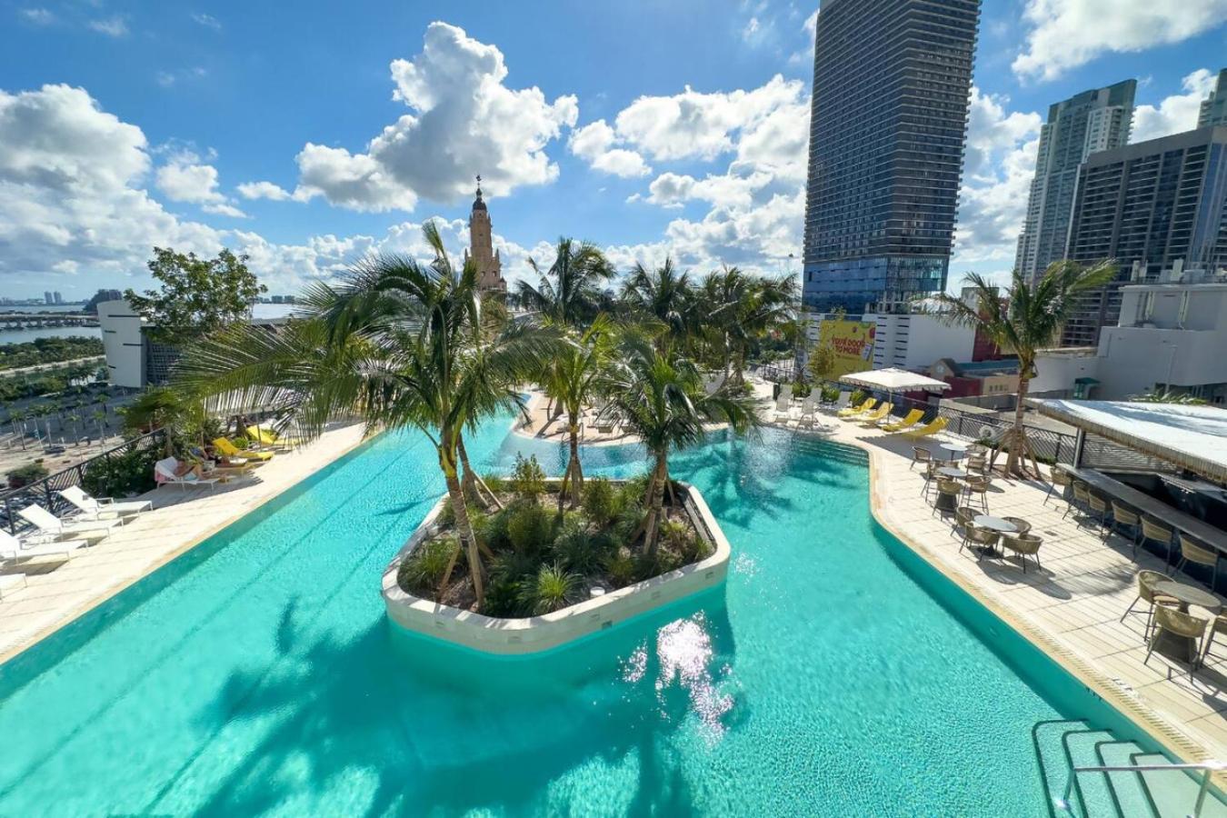 Apartment Next To Kaseya Center W Pool, Gym And Balcony Miami