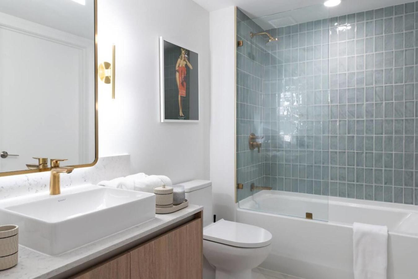 Next To Kaseya Center W Pool, Gym And Balcony Miami