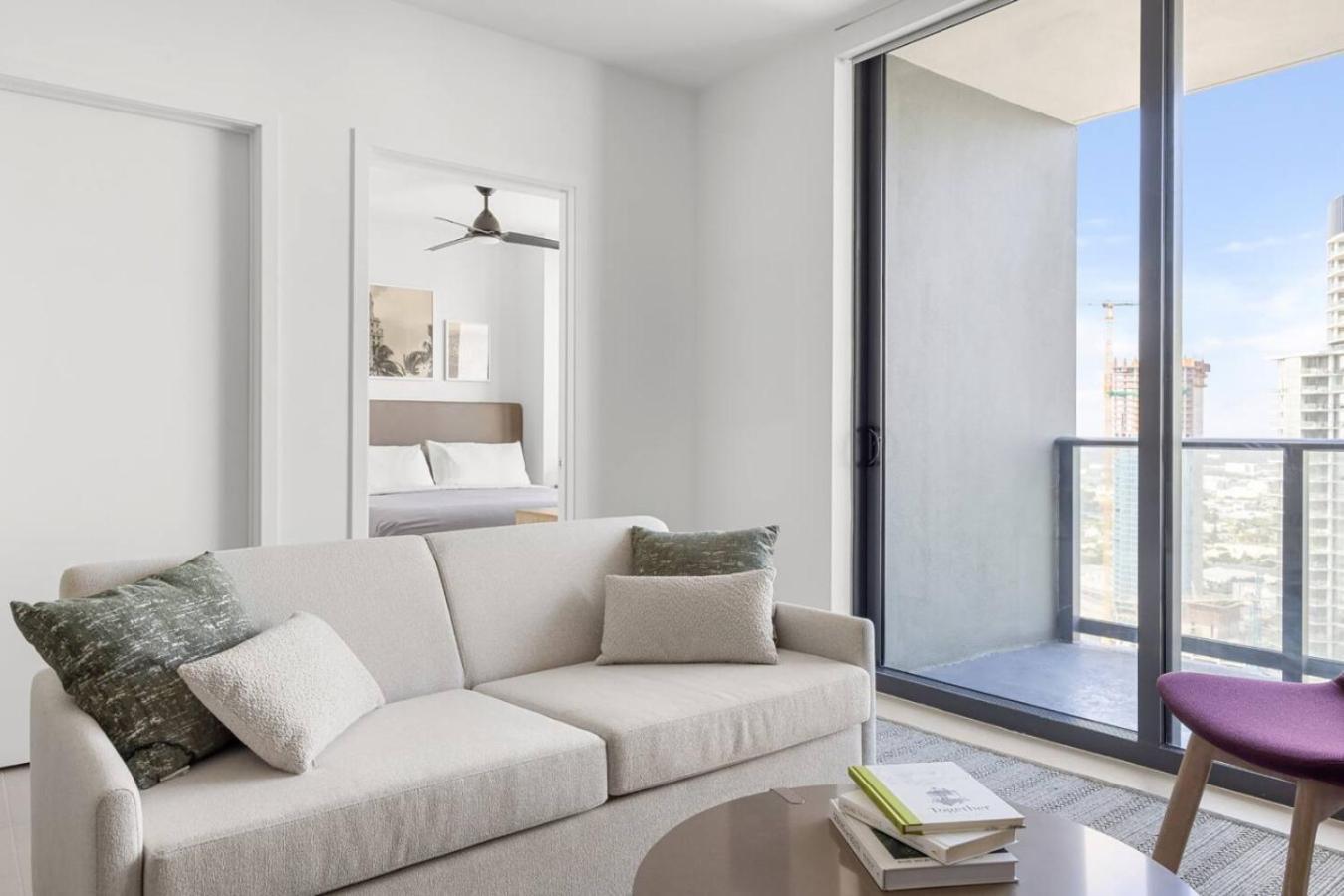 Holiday home W Pool, Gym, And Balcony Next To Kaseya Center Miami