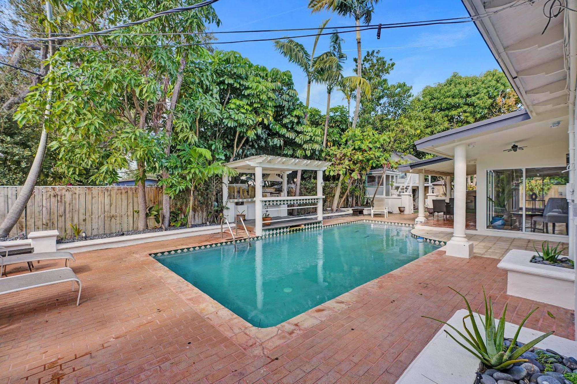 Tree Houze Holiday home *