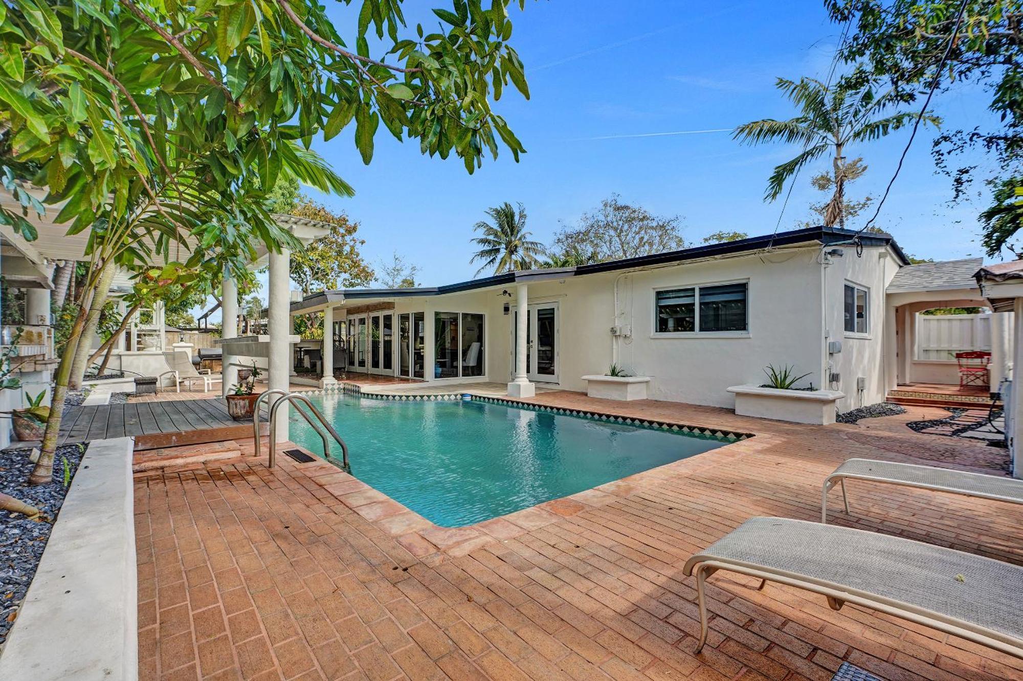 Tree Houze Holiday home *
