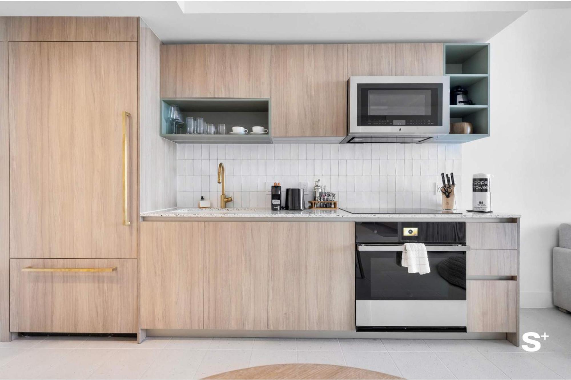 Skyline Retreat Chic 1-br With Prime Access Miami