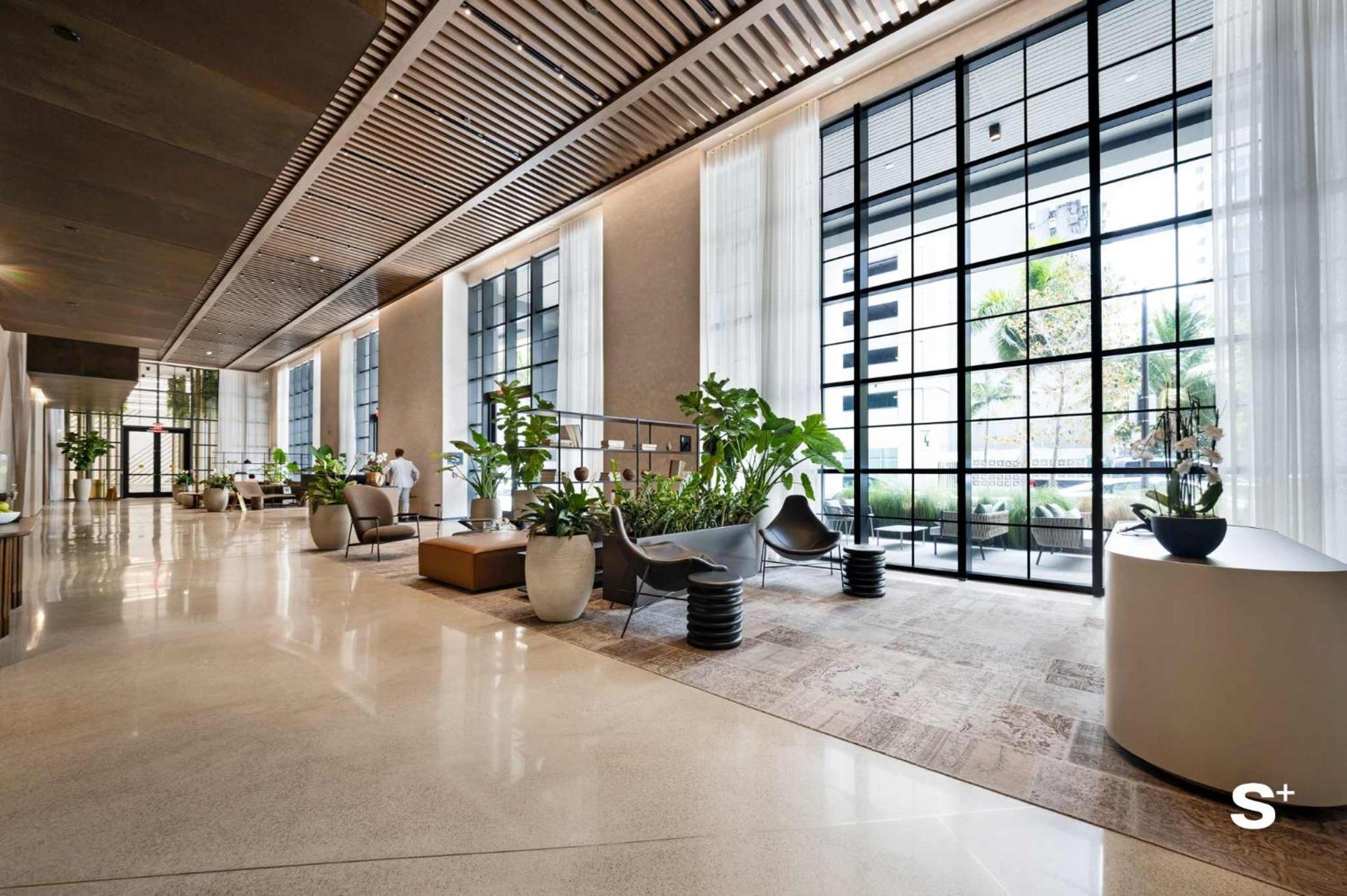 Skyline Retreat Chic 1-br With Prime Access *