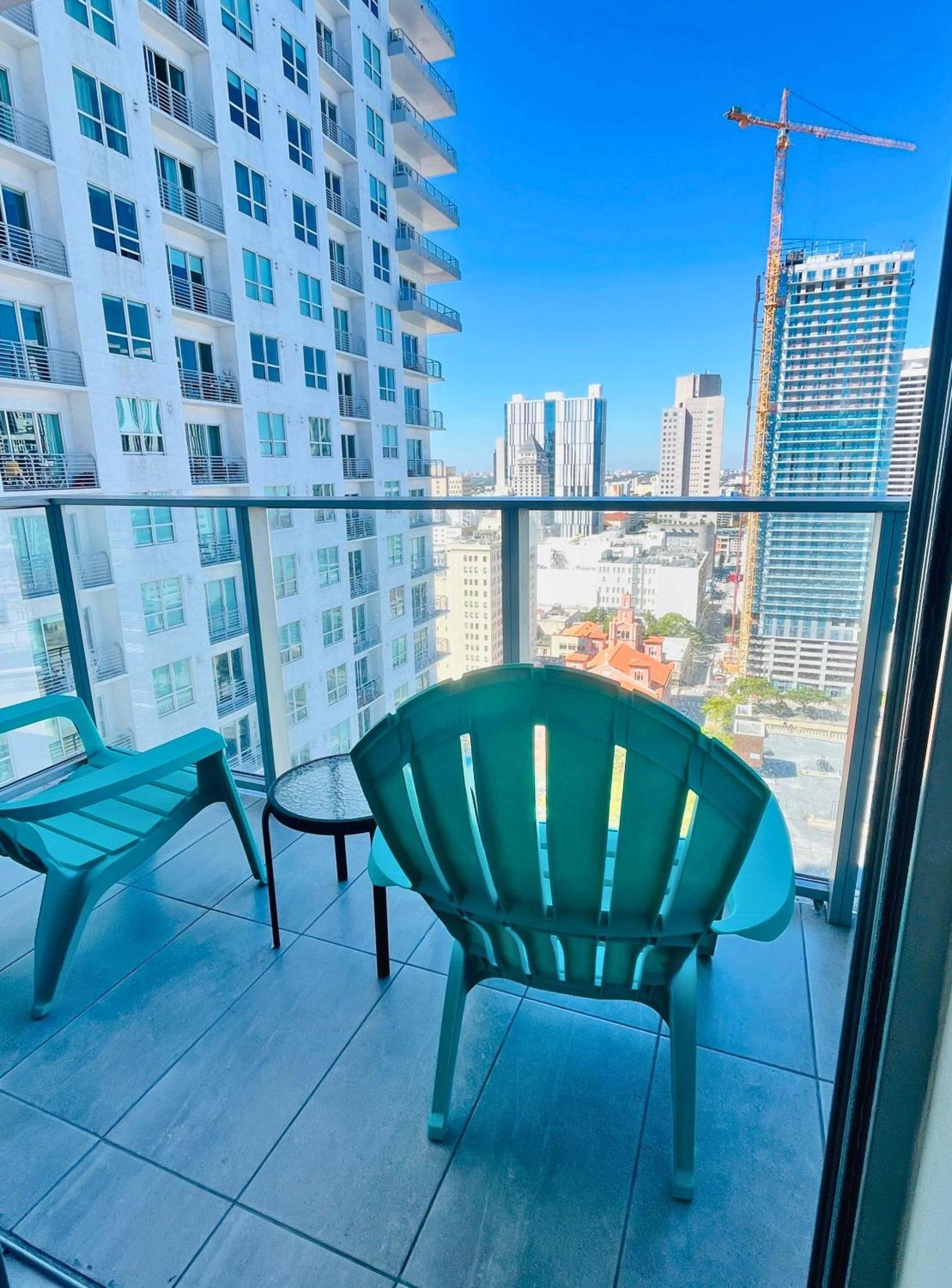 Rare Corner Unit Private Terrace & Sunset Views *