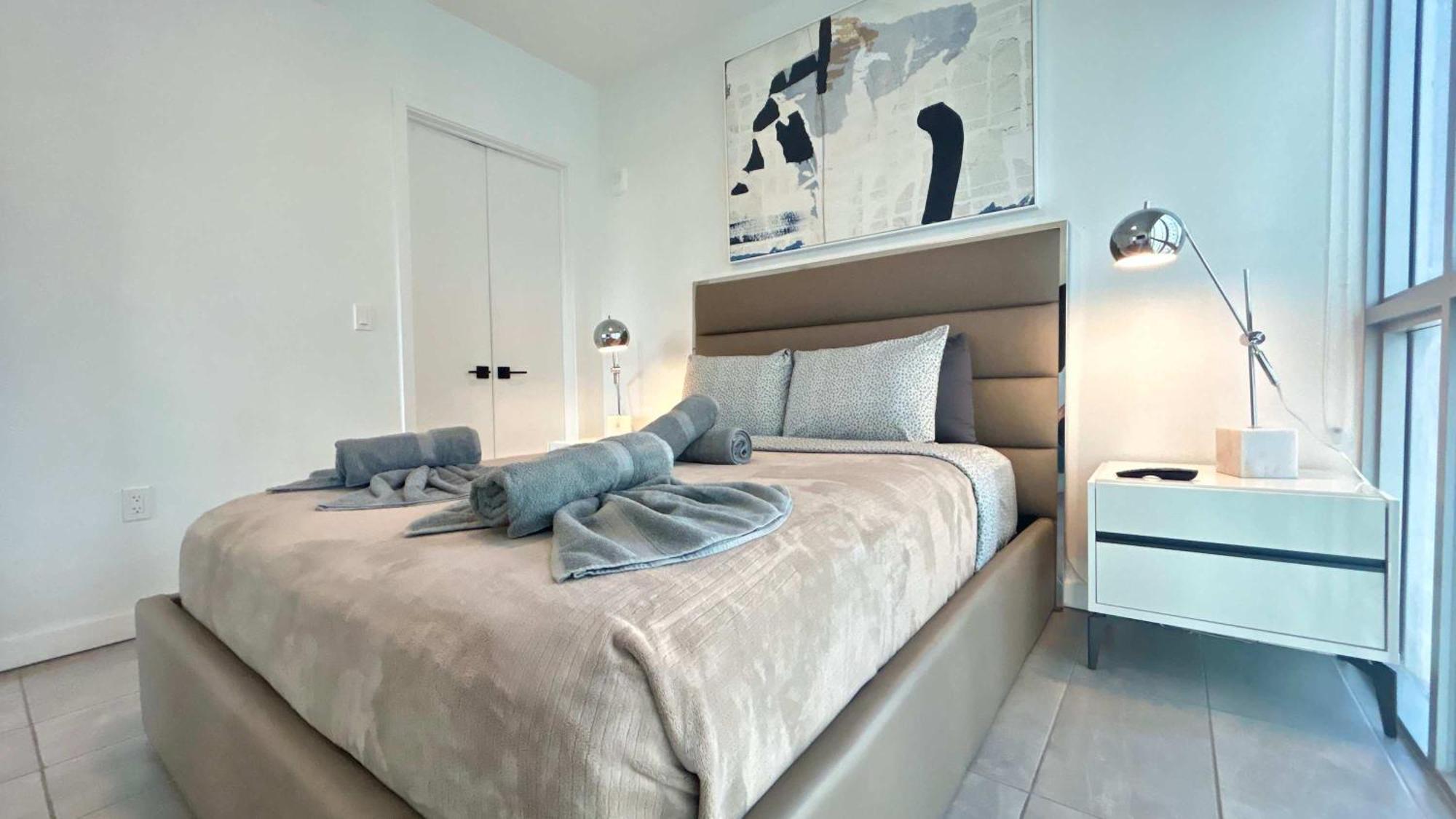 Rare Corner Unit Private Terrace & Sunset Views