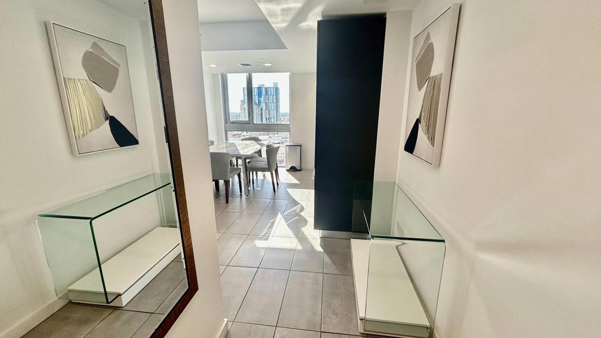 Rare Corner Unit Private Terrace & Sunset Views Holiday home Miami