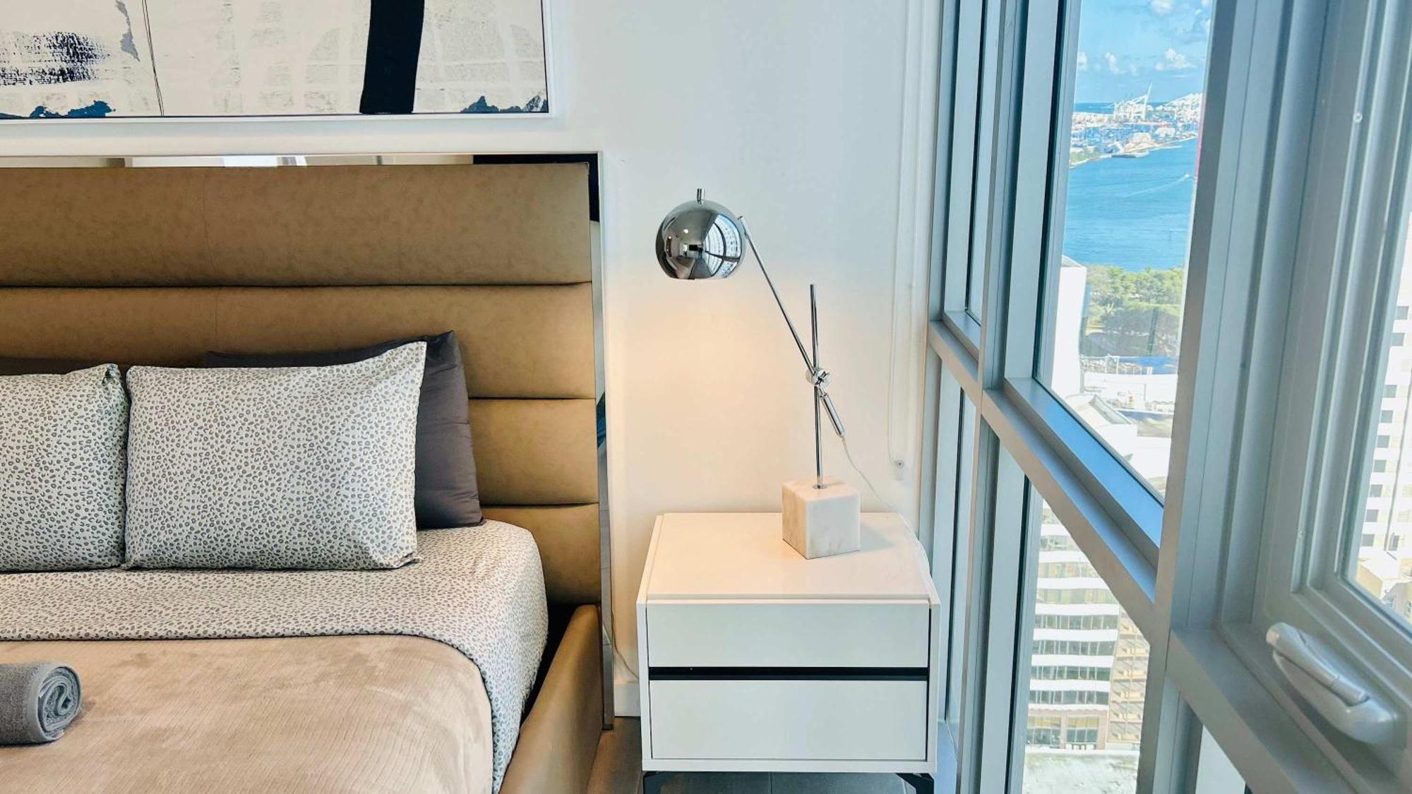Rare Corner Unit Private Terrace & Sunset Views Miami