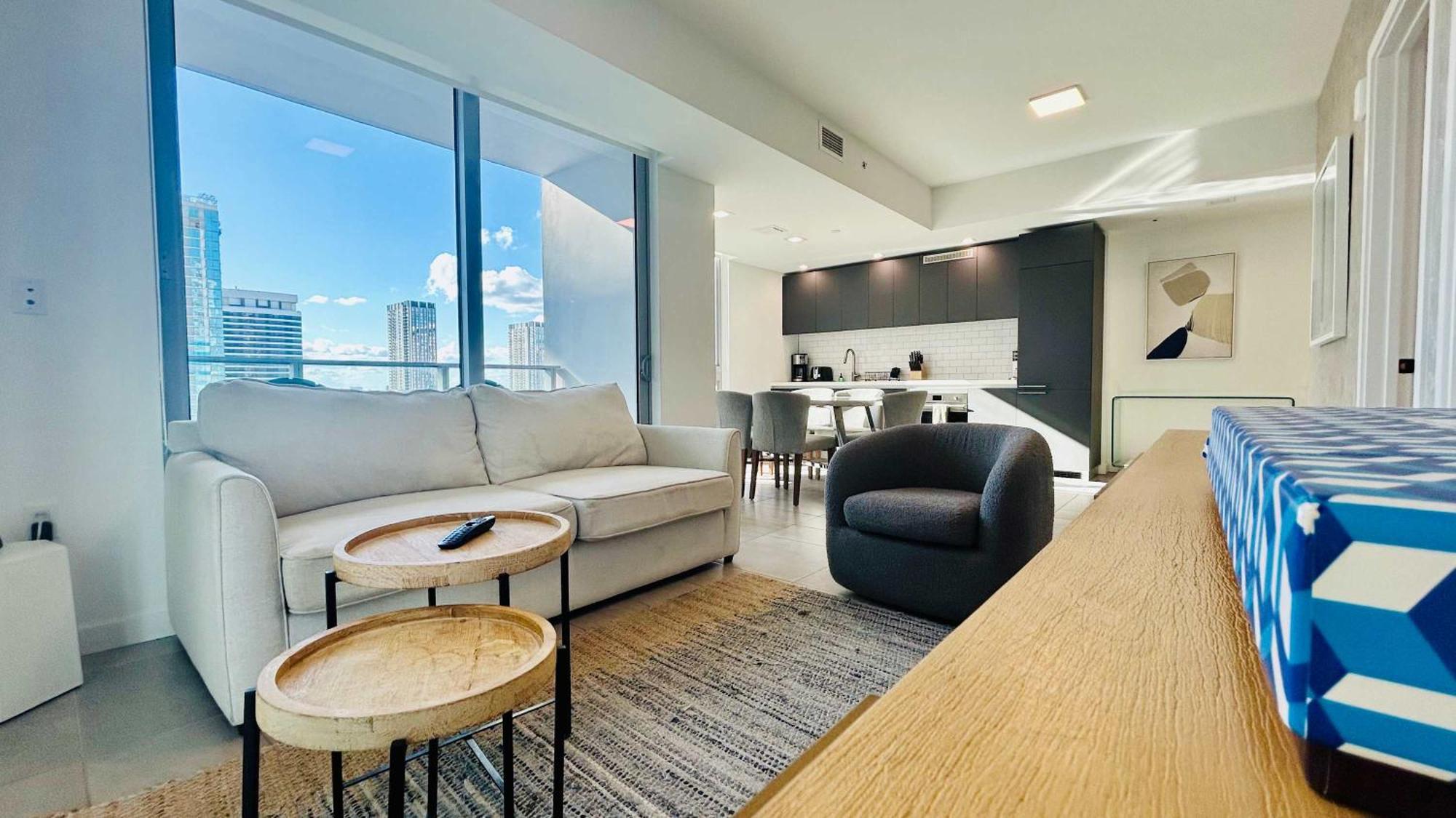 Rare Corner Unit Private Terrace & Sunset Views Miami