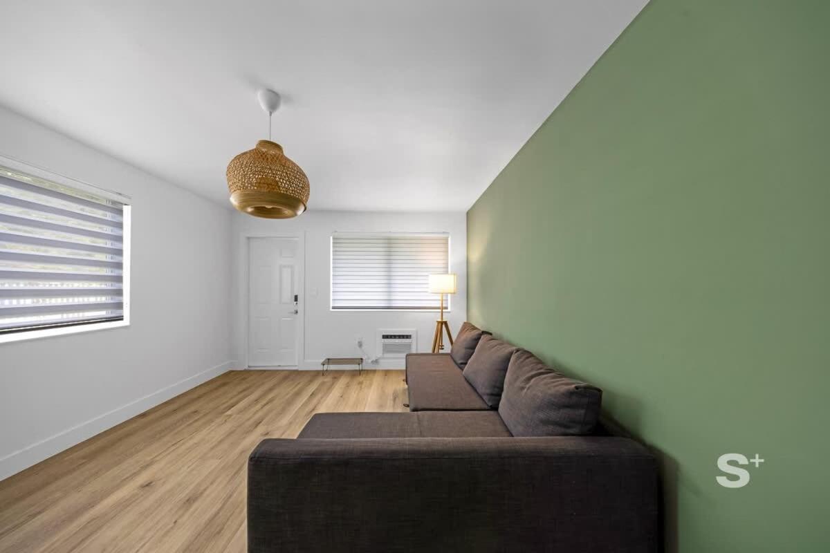 Apartment Stylish 1-br In The Heart Of