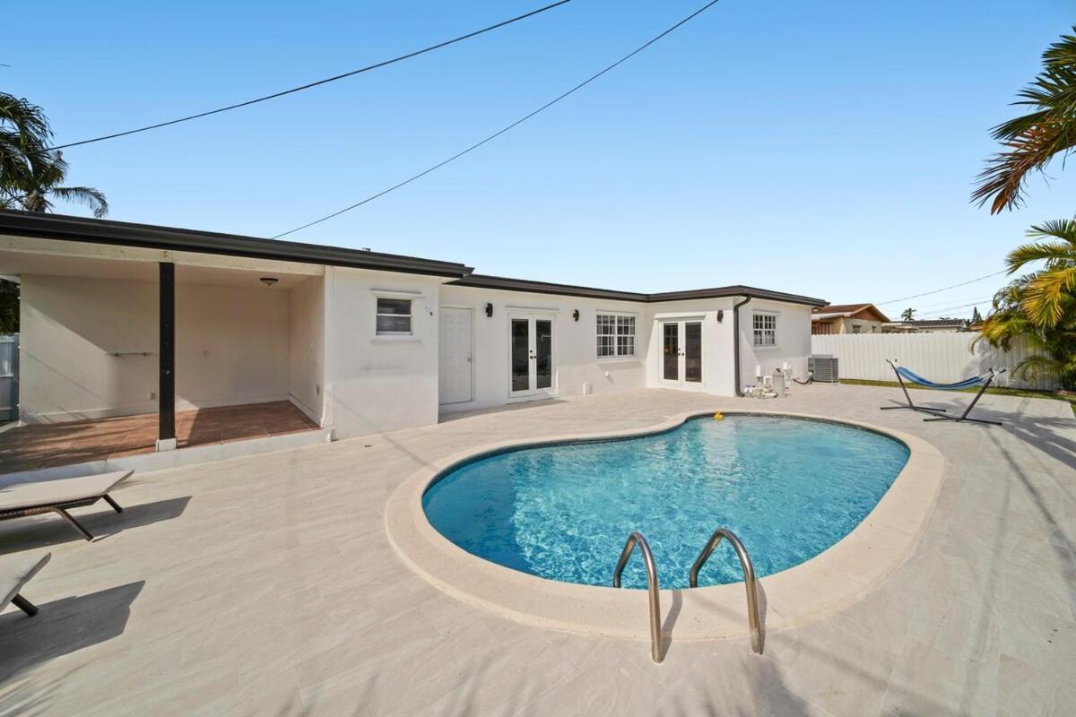 Holiday home Oasis- Pool & Game Fun *