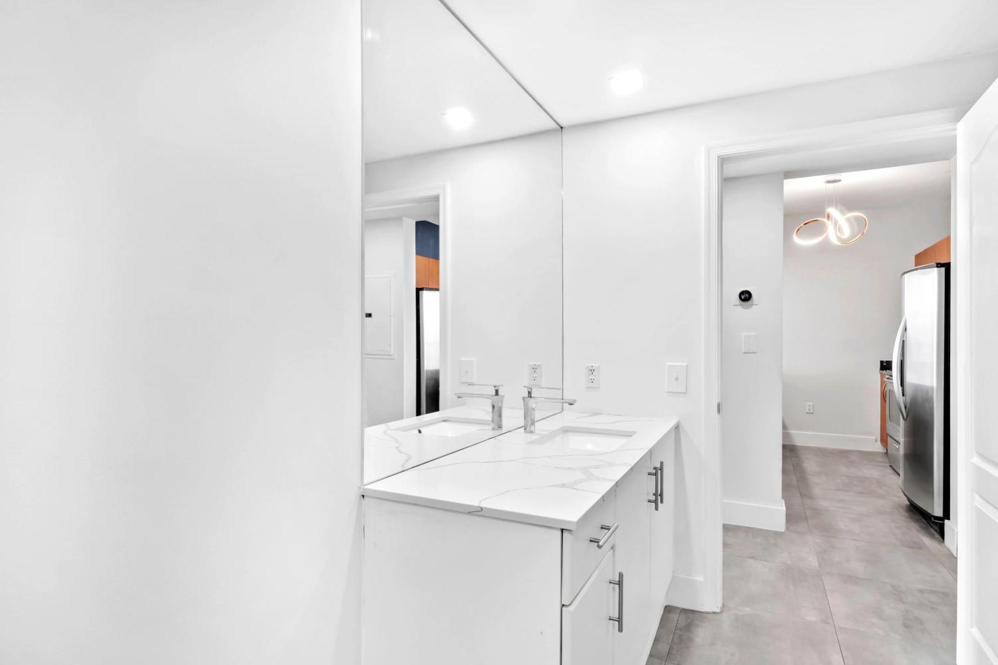 High-end In Glamorous Brickell Apartment *