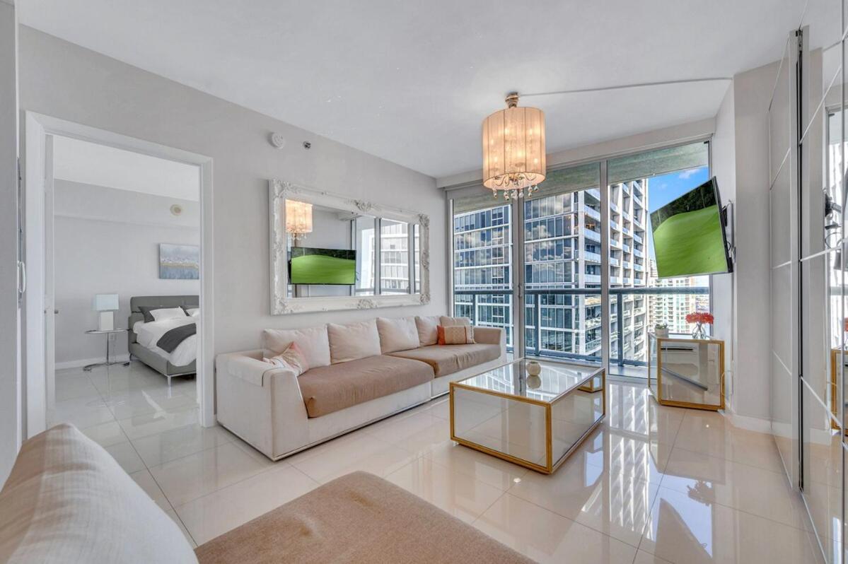 37th Floor Luxurious Unit With Bay & Pool View Free * Miami