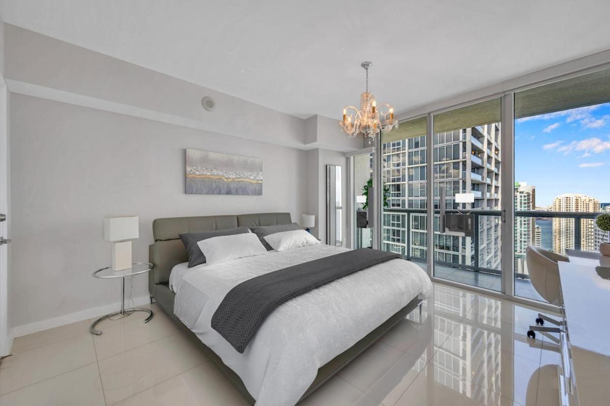 Apartment 37th Floor Luxurious Unit With Bay & Pool View Free