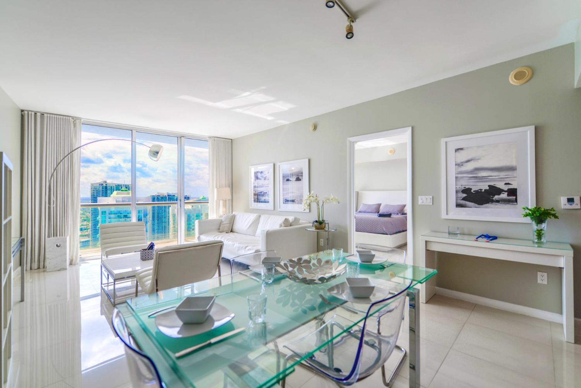 Panoramic Views From 45th Floor Brickell Apartment