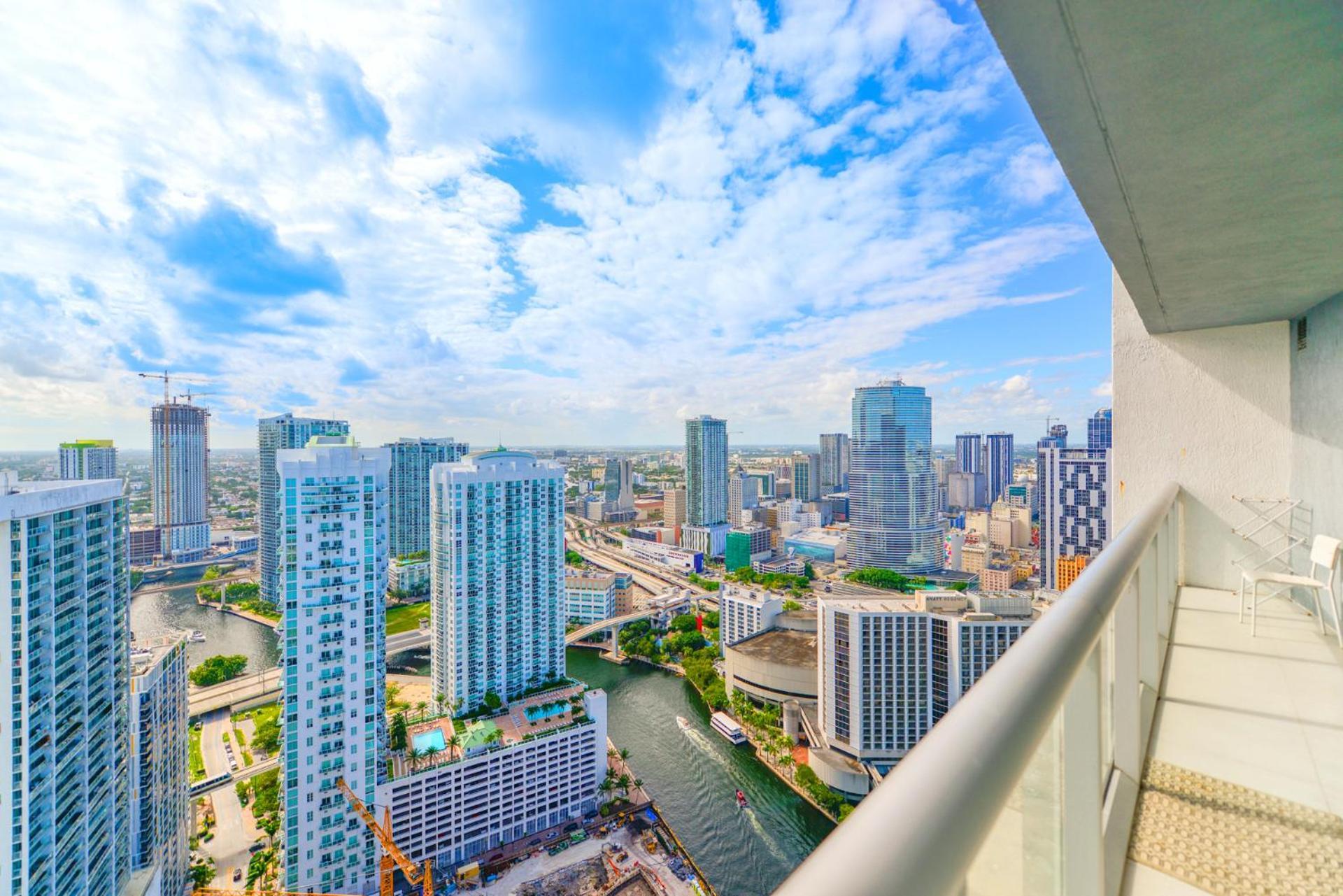 Apartment Panoramic Views From 45th Floor Brickell Miami