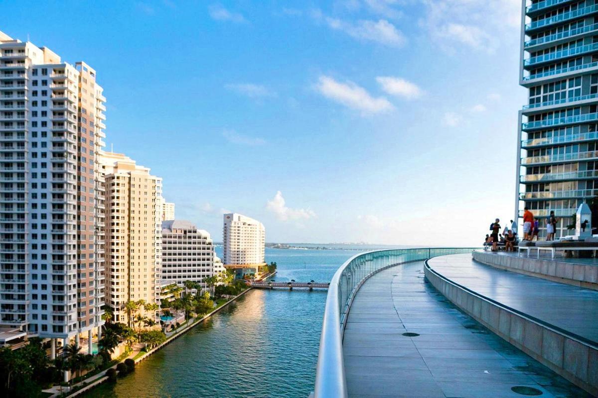 Panoramic Views From 45th Floor Brickell Miami