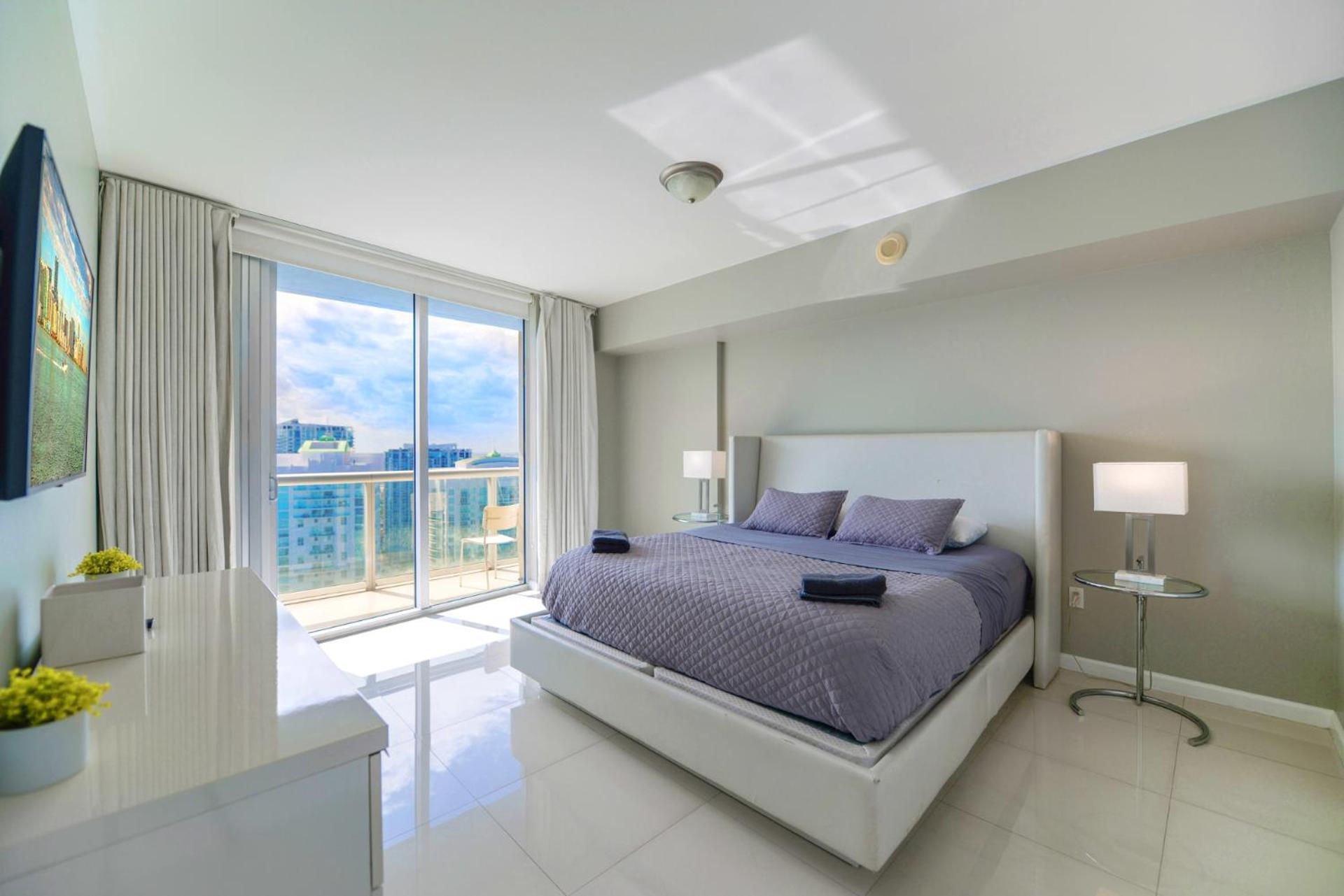 Panoramic Views From 45th Floor Brickell *