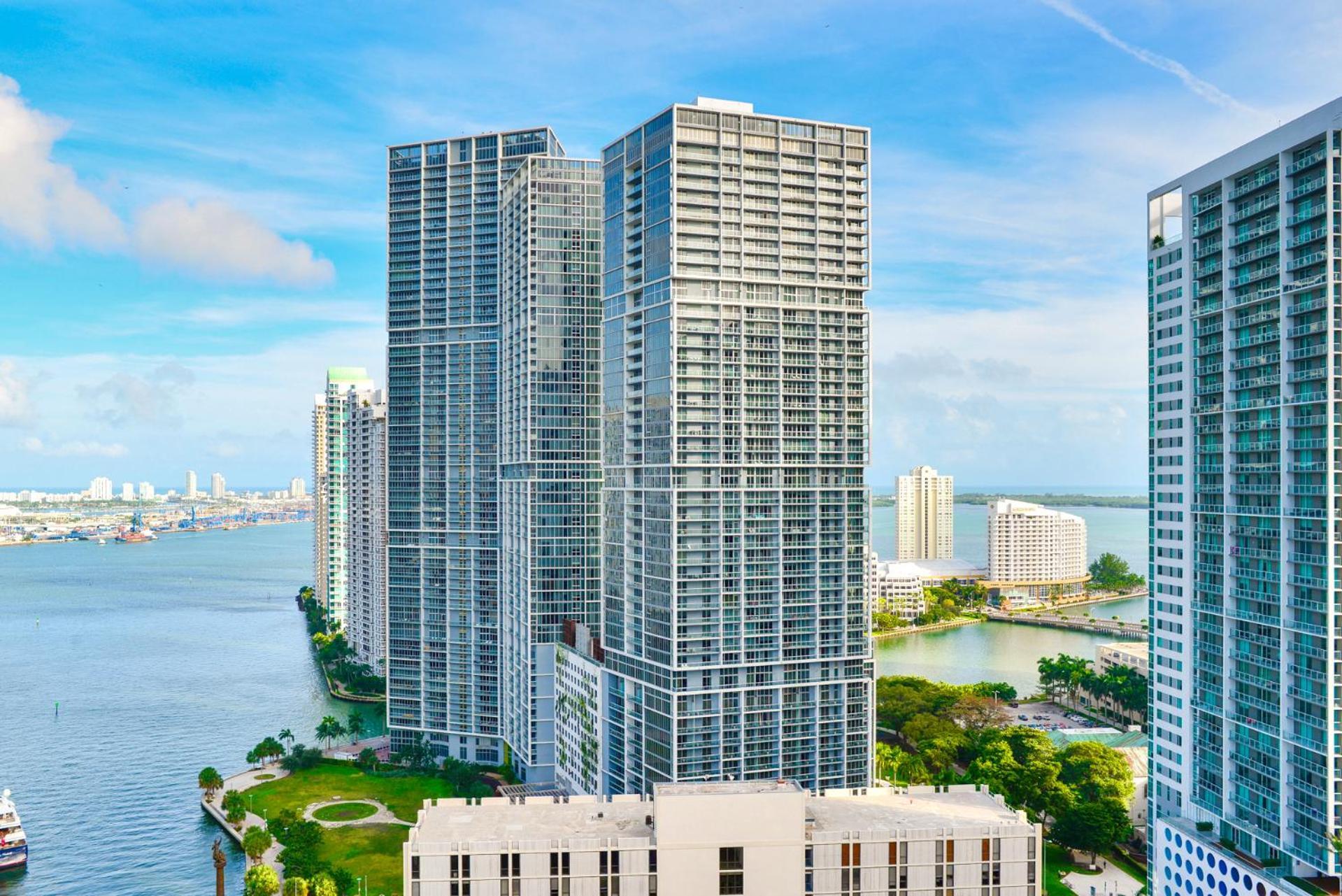 Panoramic Views From 45th Floor Brickell *