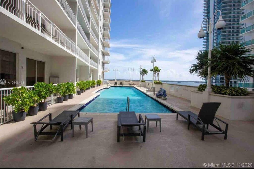 Iconic 1br Highrise Brickell-freeparking * Miami