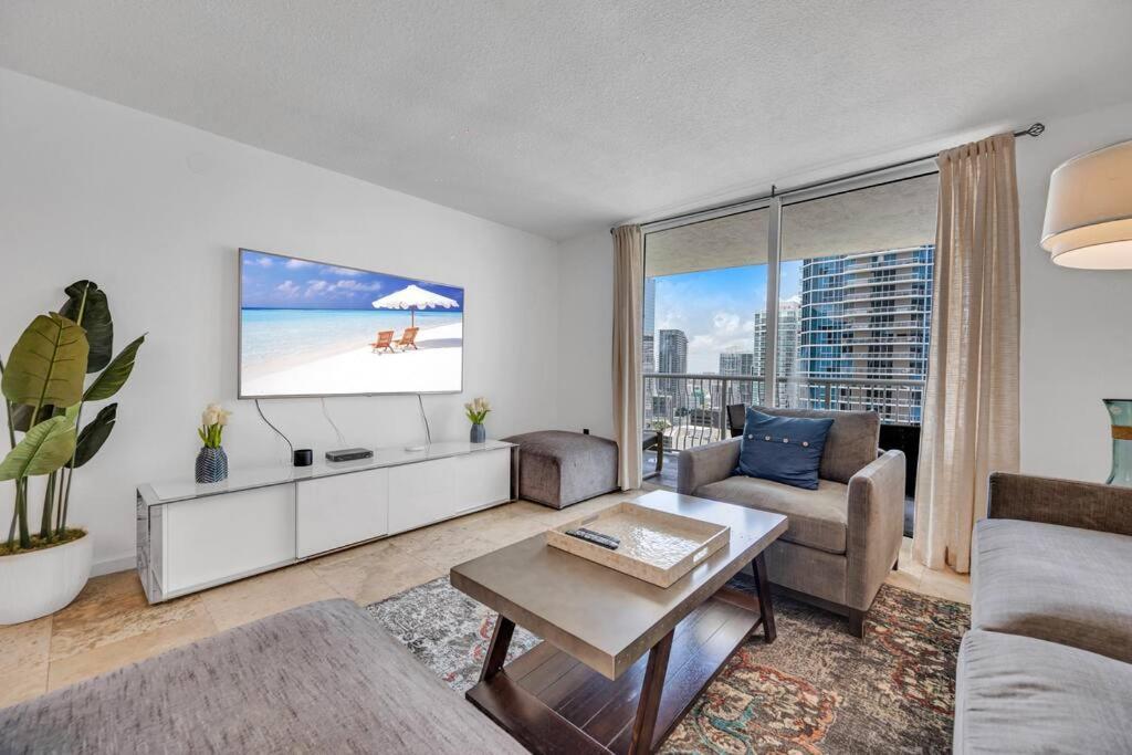 Iconic 1br Highrise Brickell-freeparking * Miami